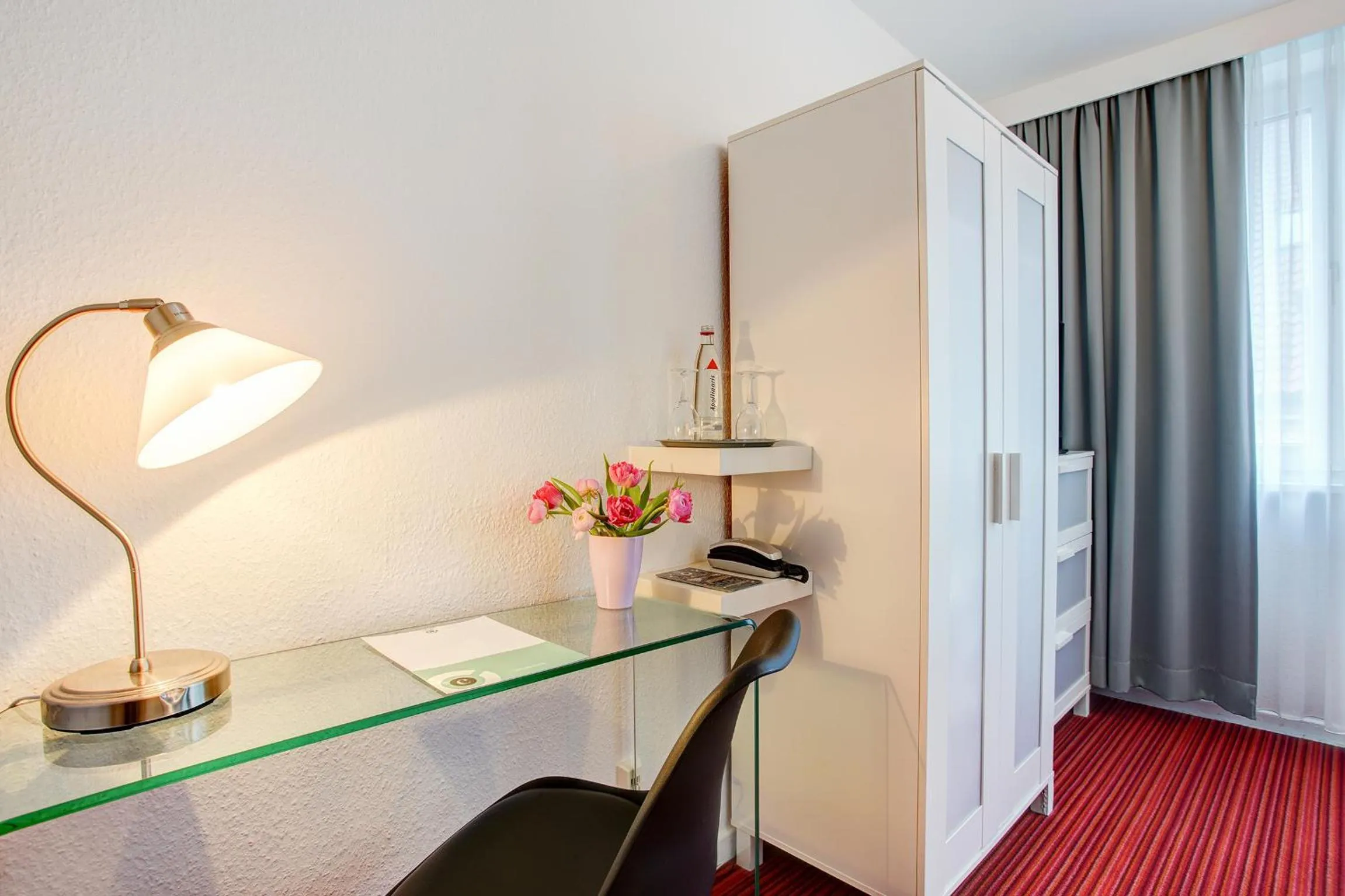 Photo of the whole room, Bed in Hotel Atlanta