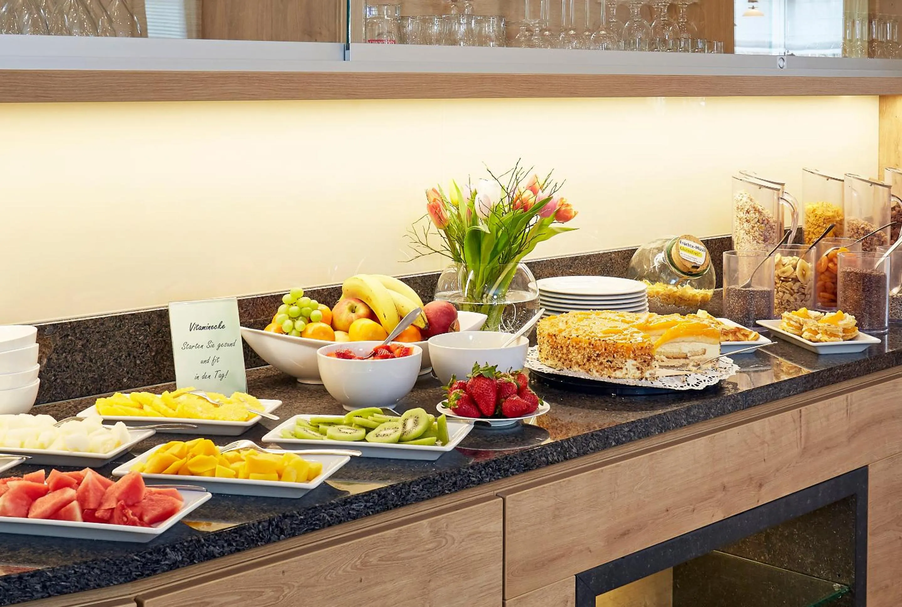 Buffet breakfast in Hotel & Ferienappartements Edelweiss