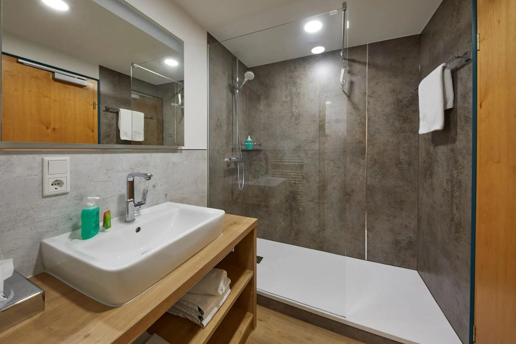 Bathroom in Hotel & Ferienappartements Edelweiss