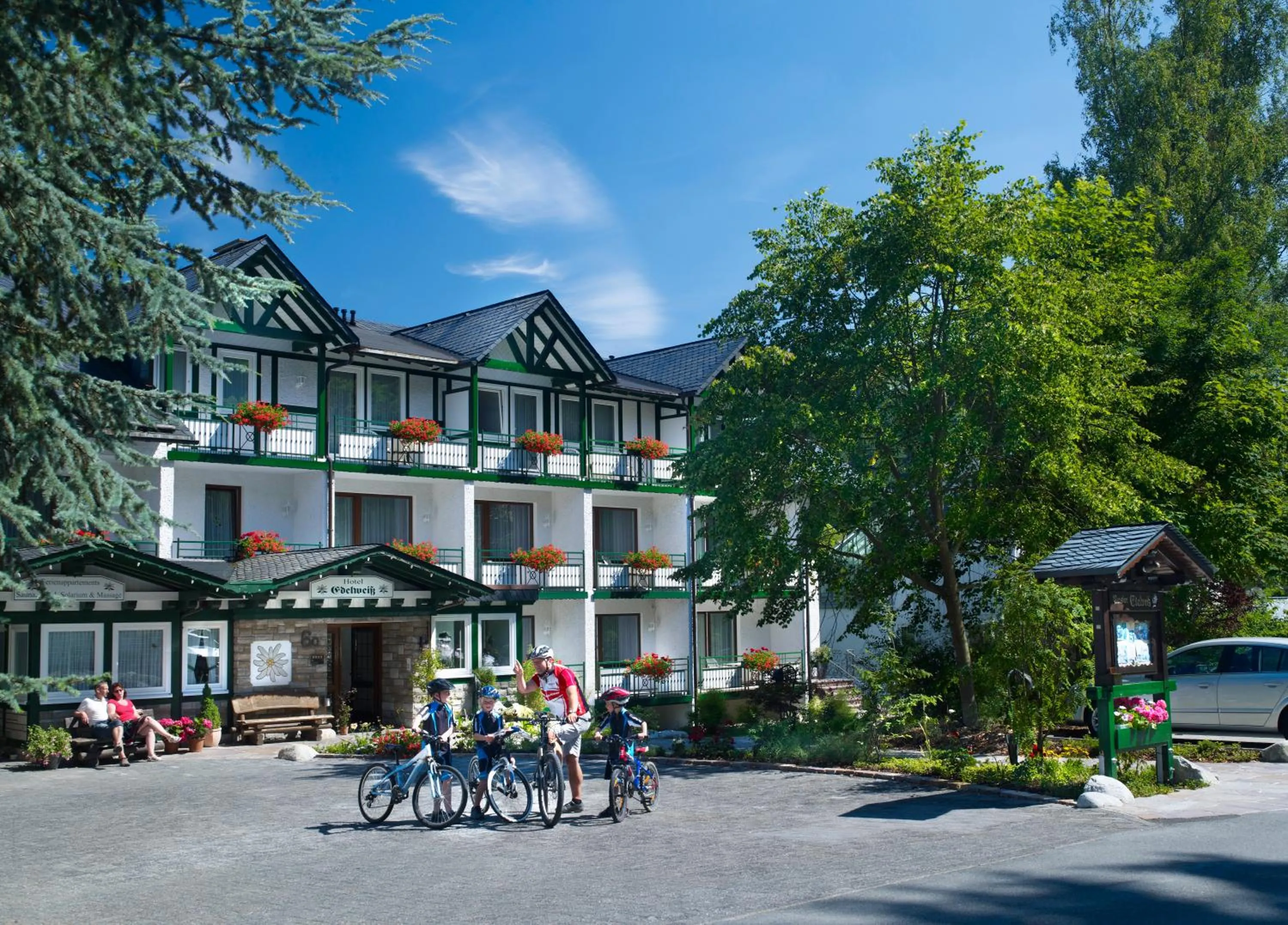 Property building in Hotel & Ferienappartements Edelweiss