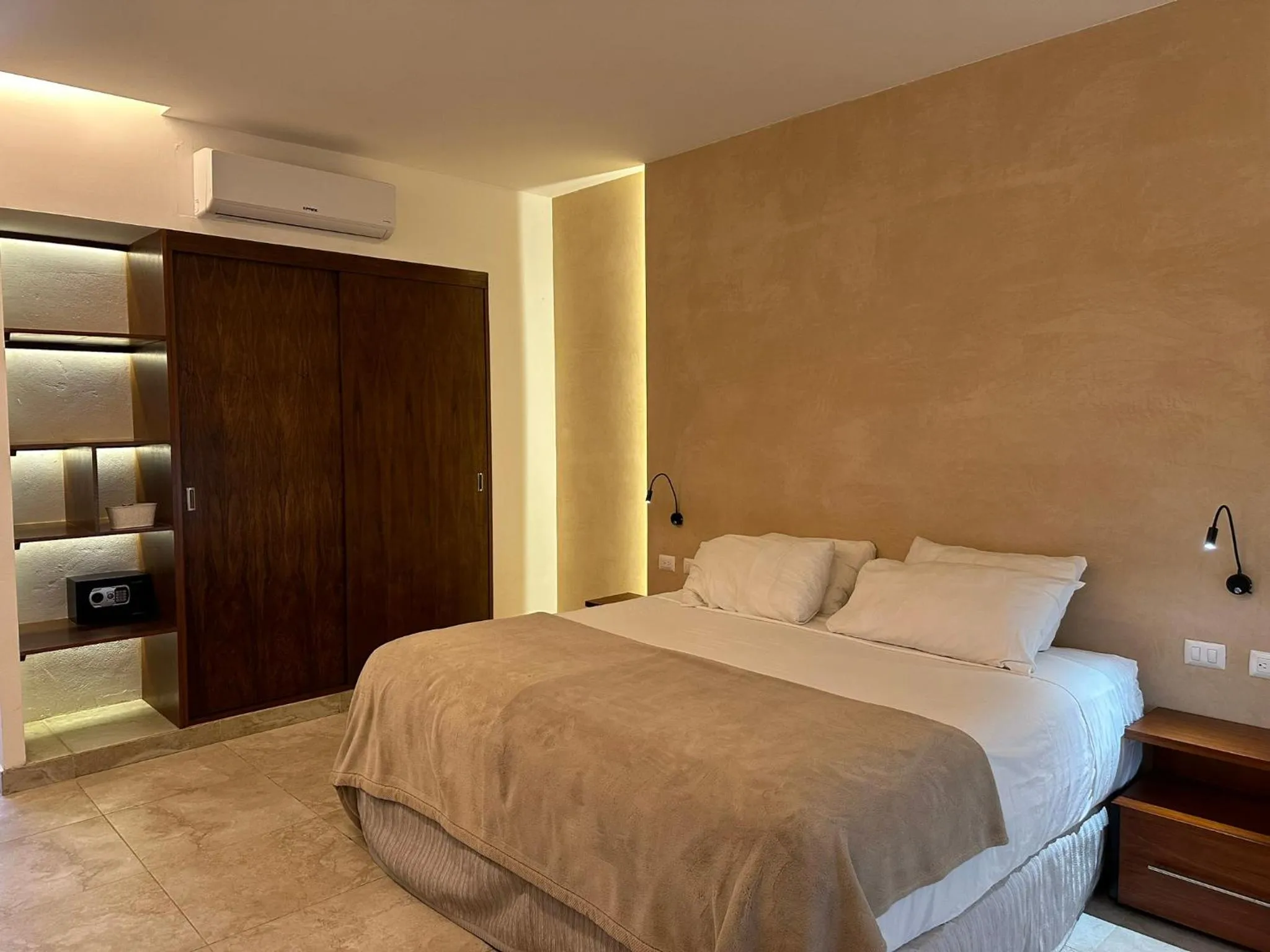 room service in Hotel Boutique