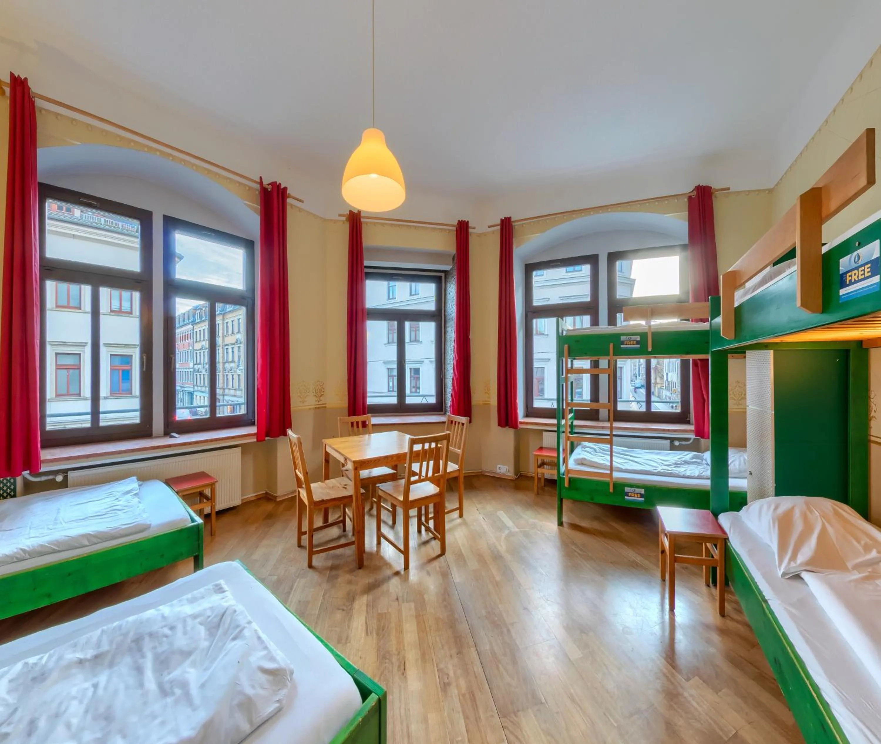 Photo of the whole room, Bed in Hostel Mondpalast