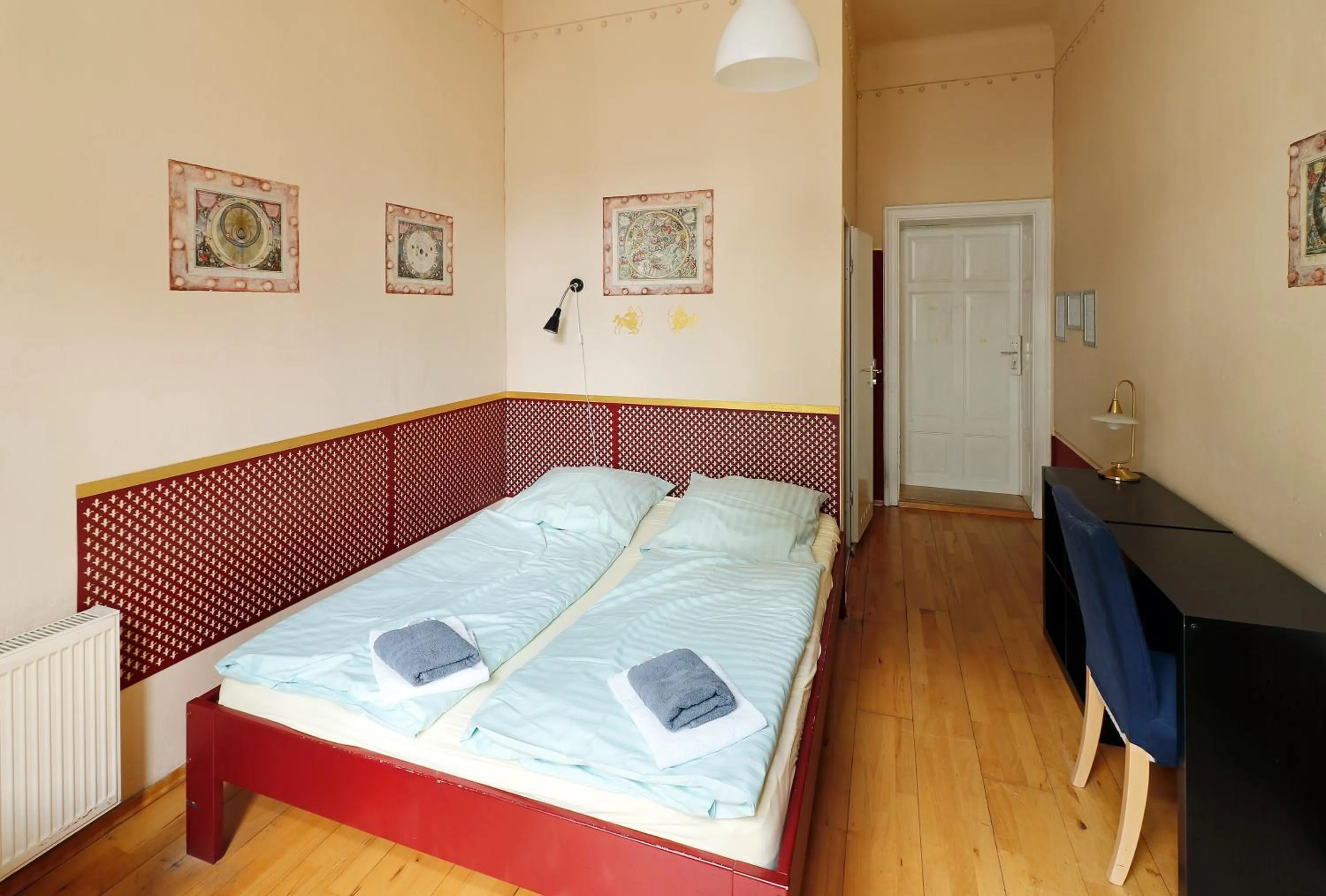 Photo of the whole room, Bed in Hostel Mondpalast