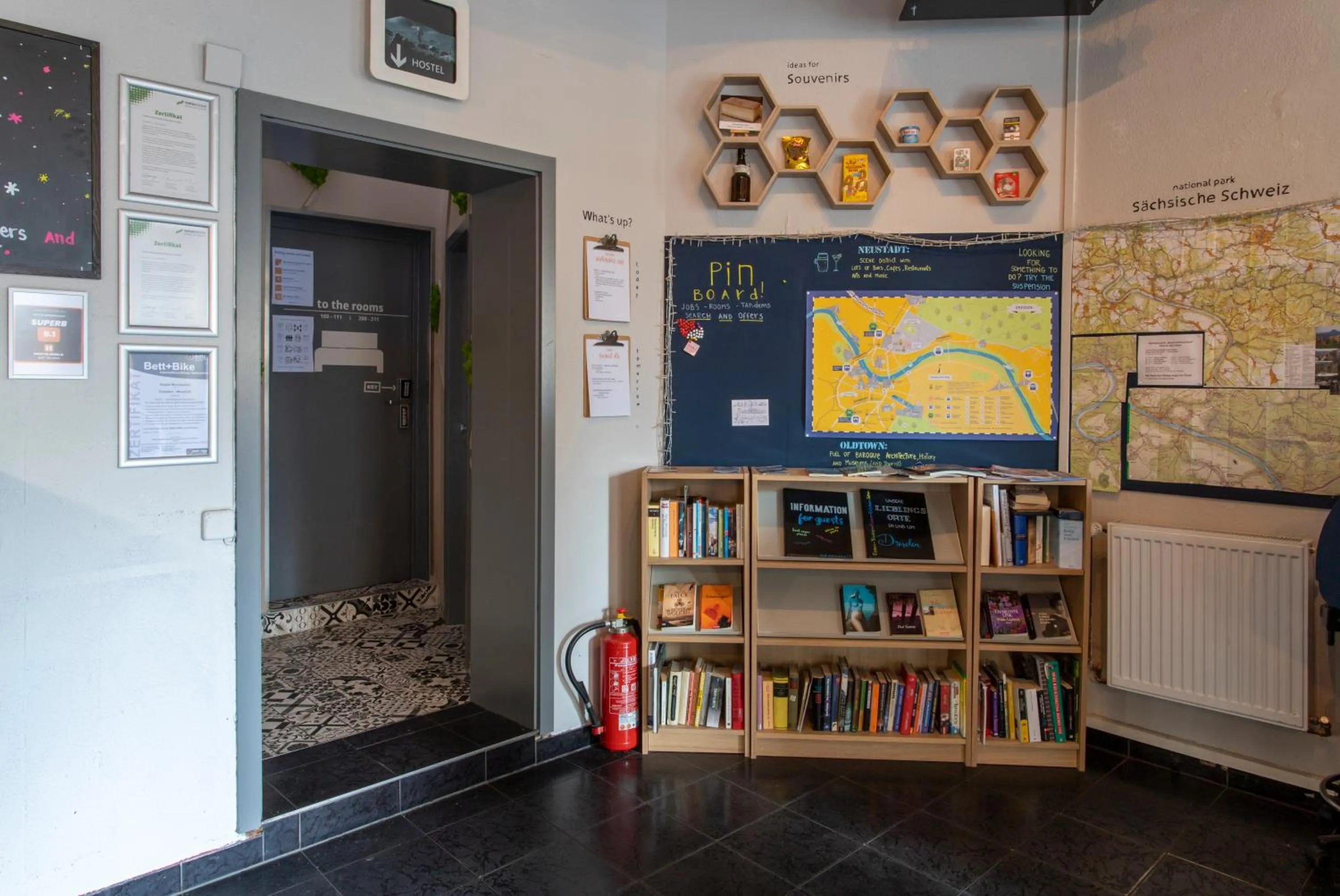 Communal lounge/ TV room in Hostel Mondpalast