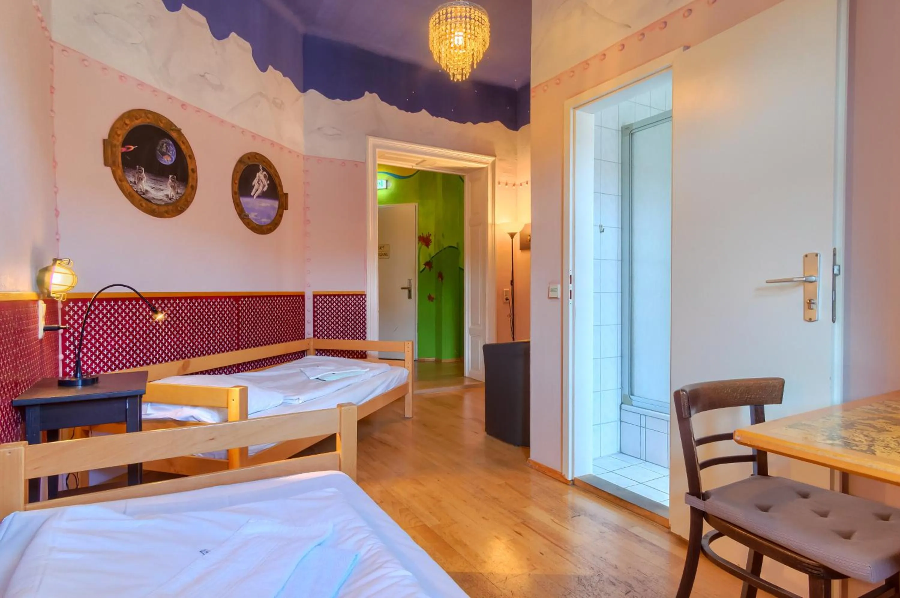 Photo of the whole room, Bed in Hostel Mondpalast