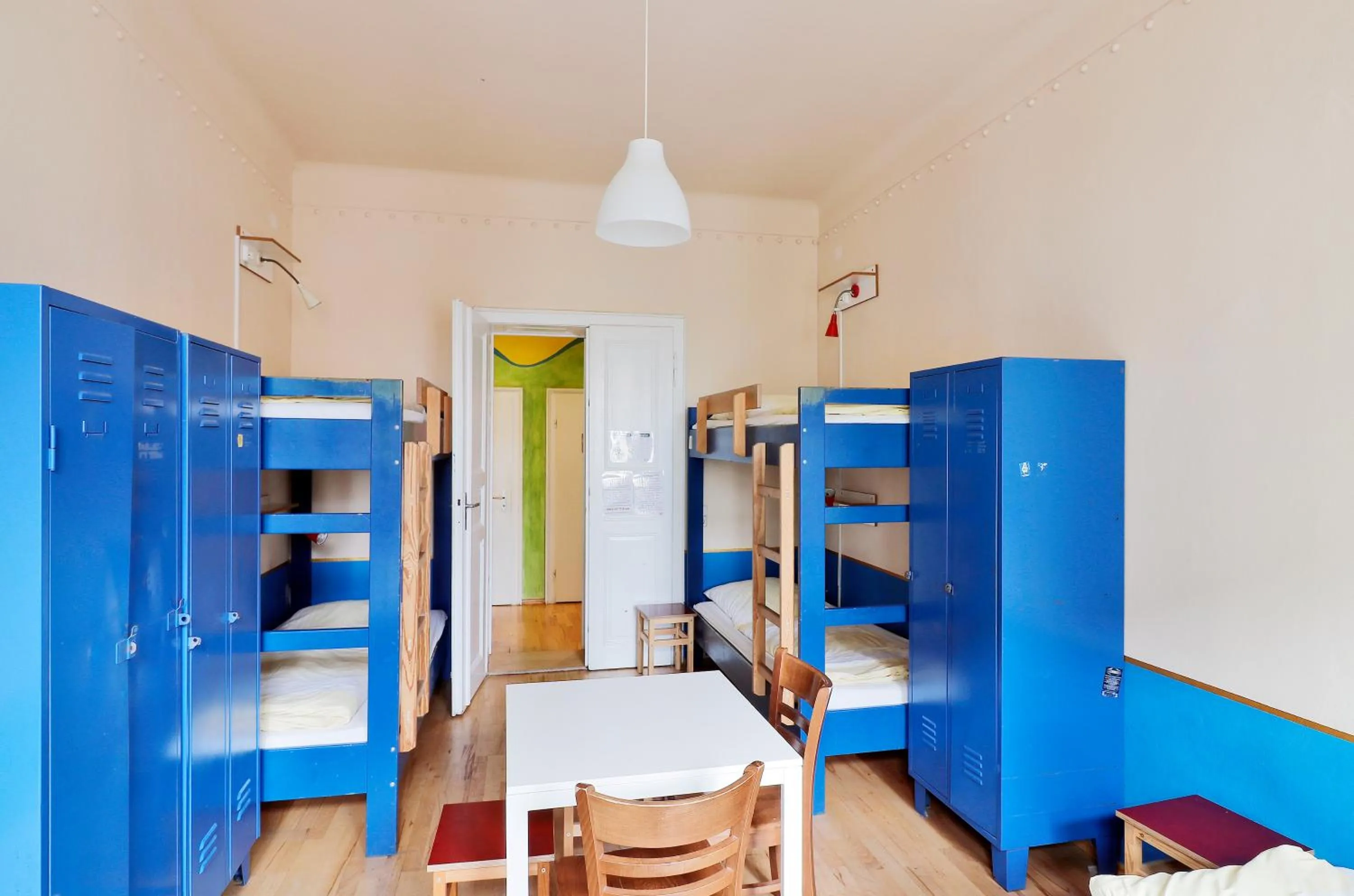 Bed in 6-Bed Mixed Dormitory Room in Hostel Mondpalast