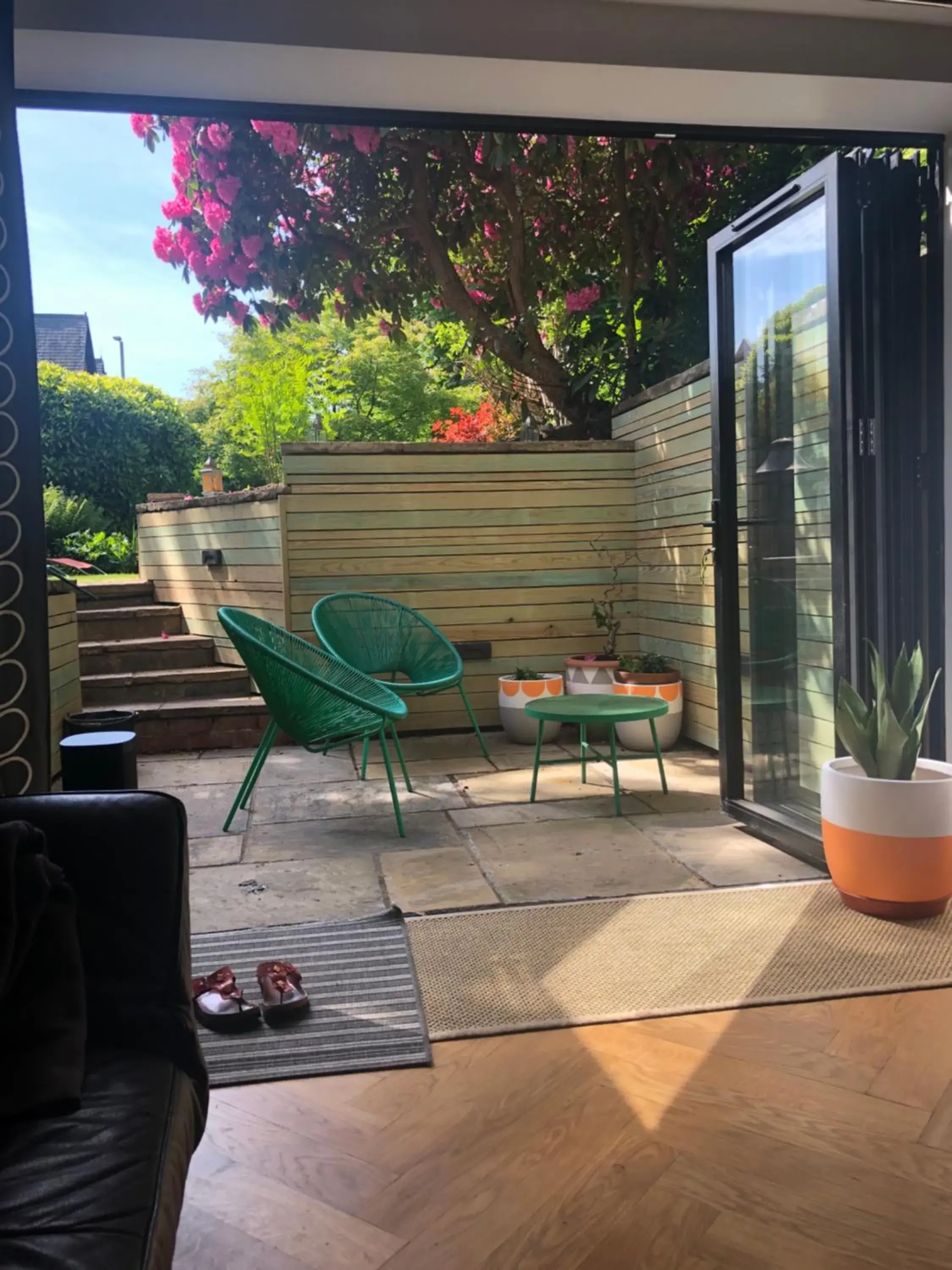 Chorlton Garden Rooms. Relax, work, stay and play. Chorlton Garden Rooms. Relax, work, stay and play.
