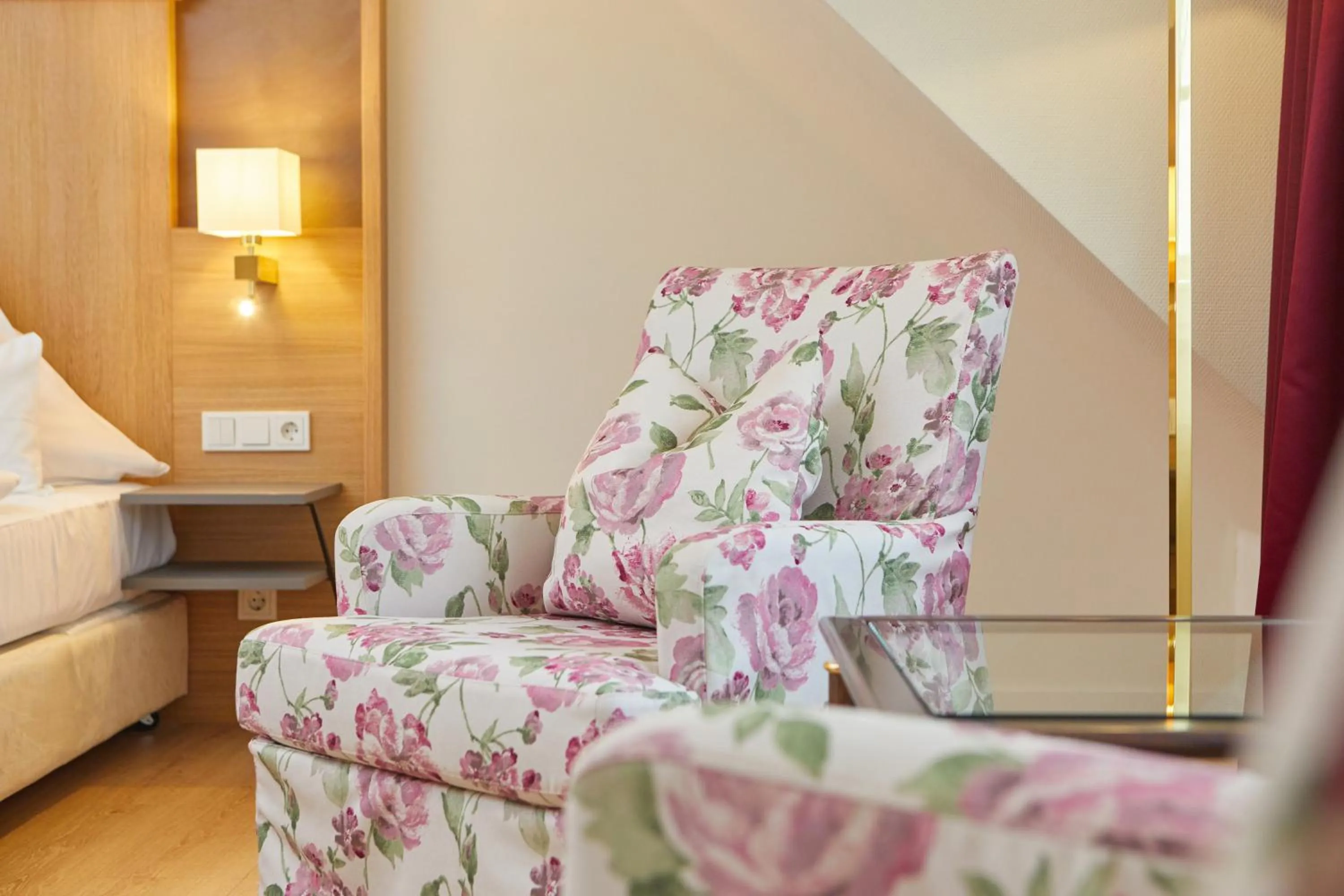 Photo of the whole room, Bed in Landgasthof Hotel Hess