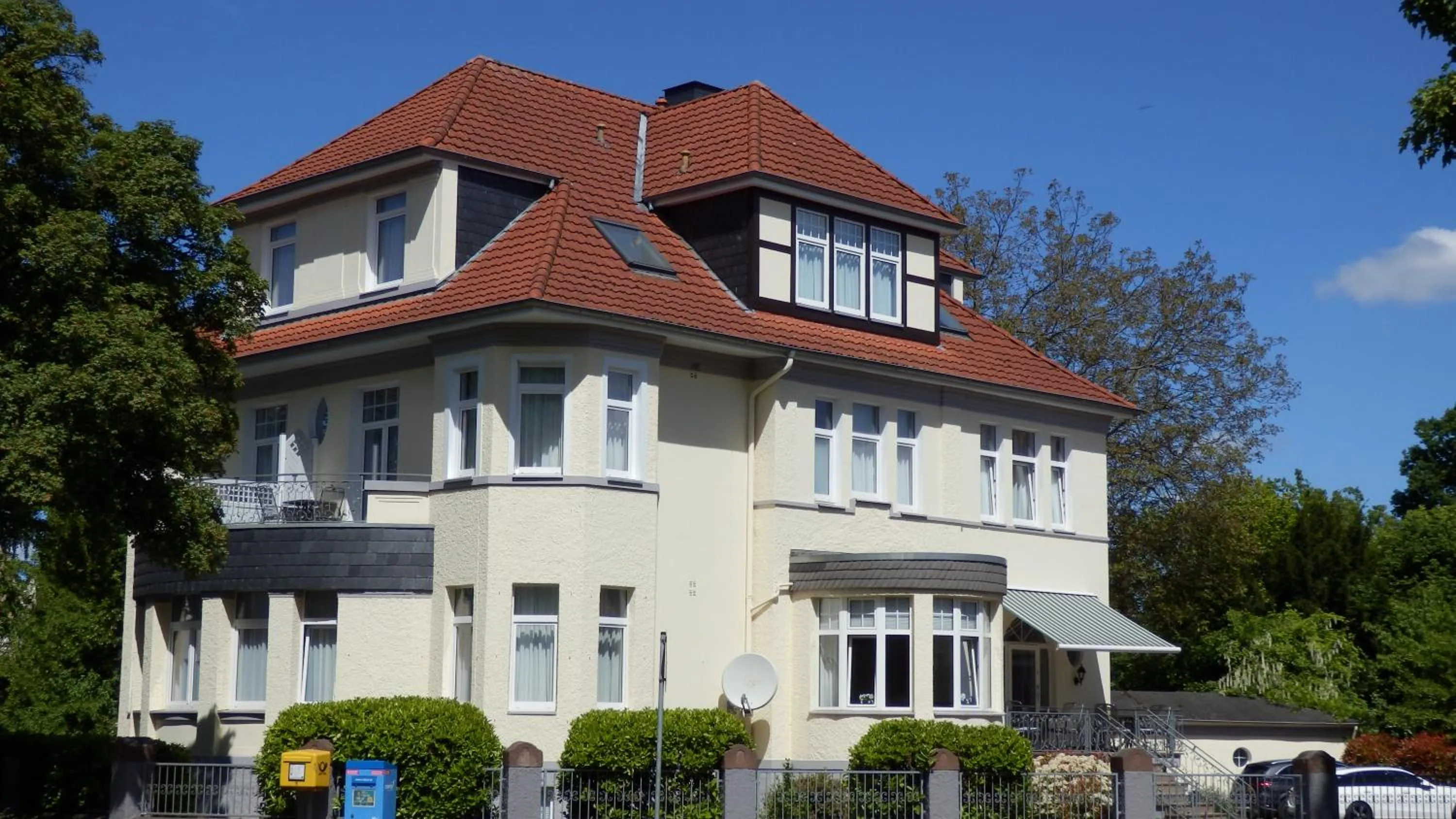 Property building in Hotel Bellevue