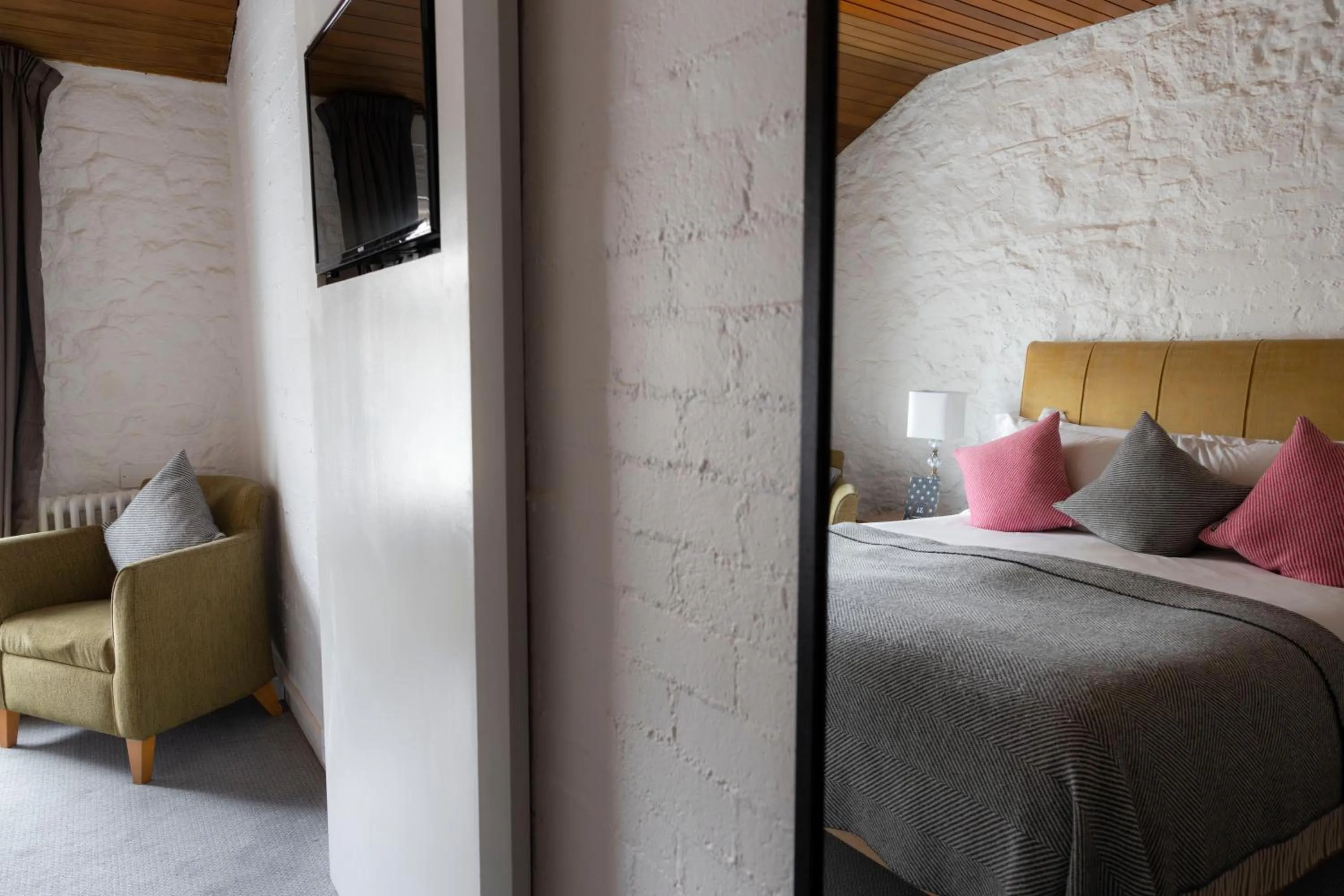 Bedroom, Bed in Number 31