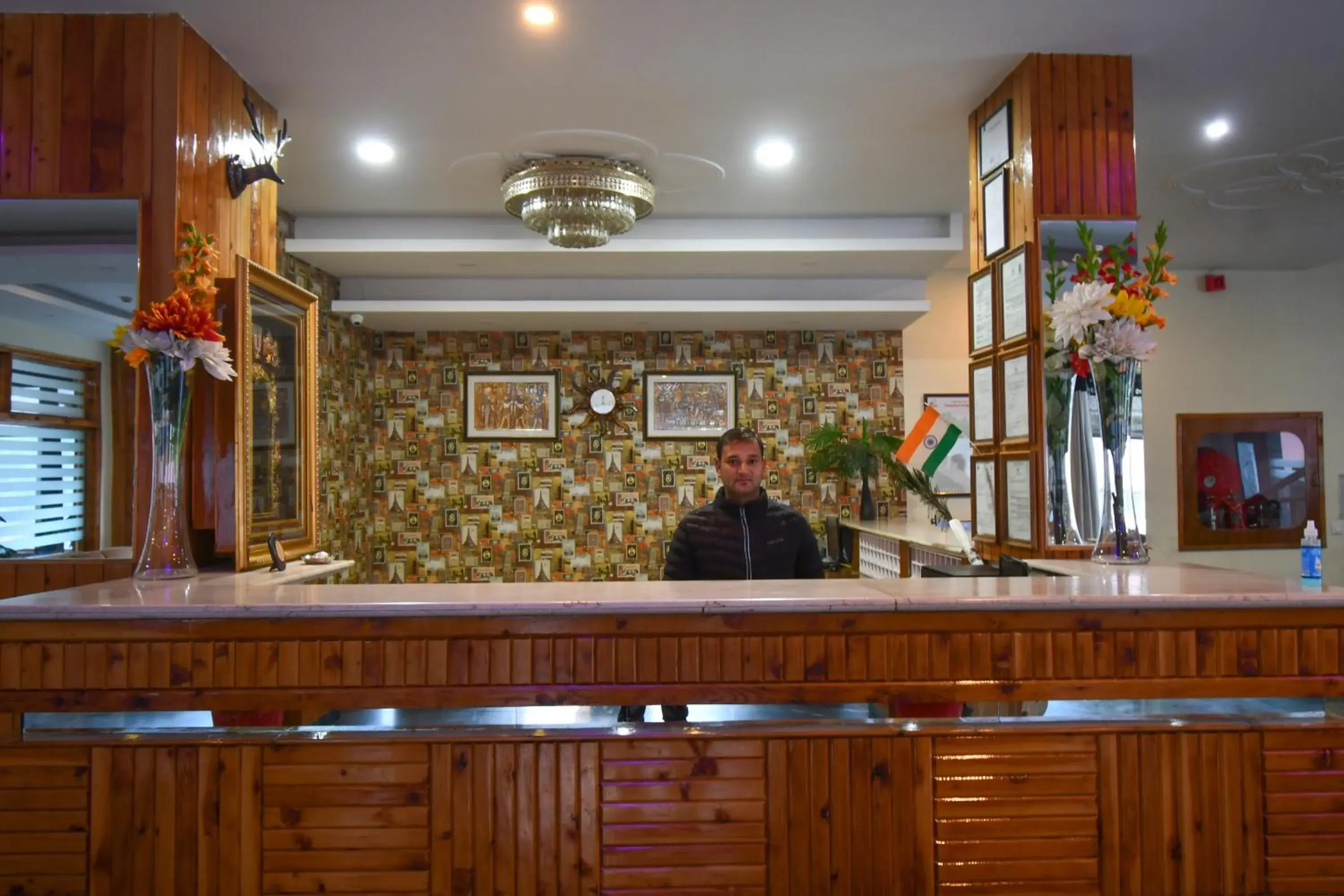 Lobby or reception in Manali Valley Resort Lobby or reception in Manali Valley Resort