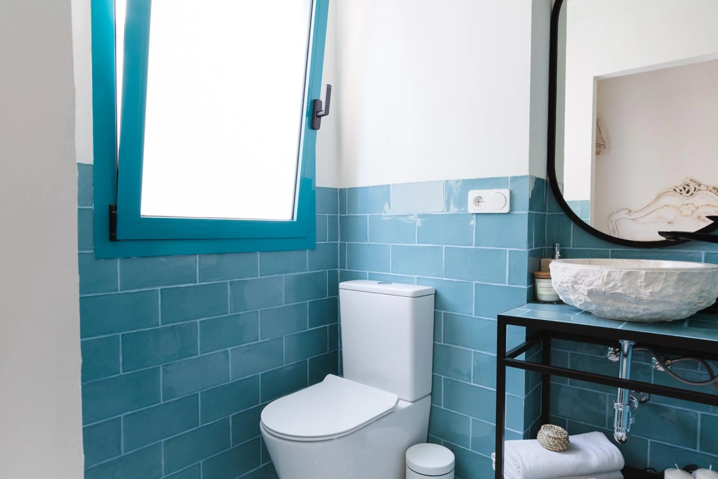 Toilet in Atenea Malaga Apartments