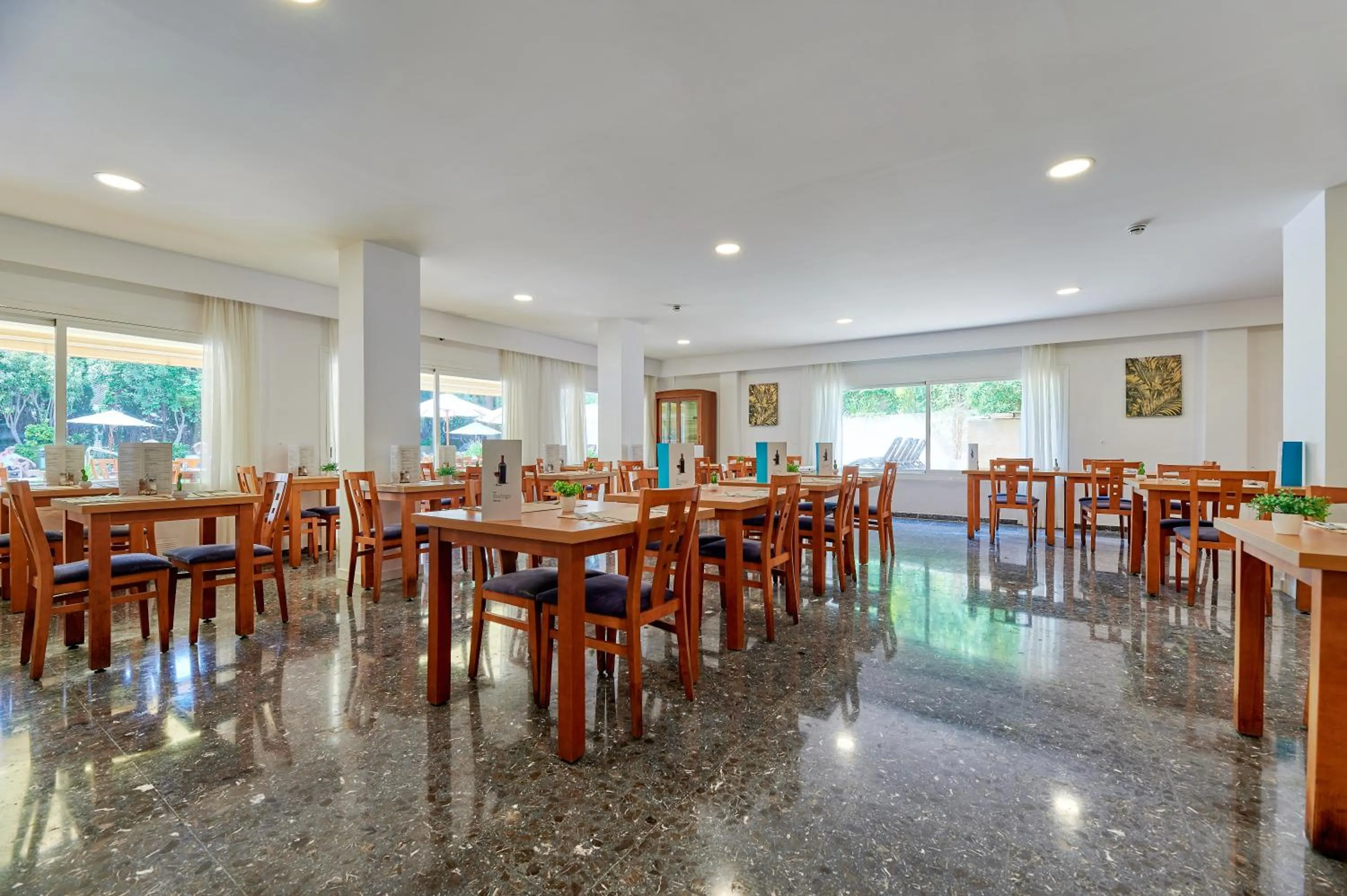 Restaurant/places to eat in Oberoy - Adults Only