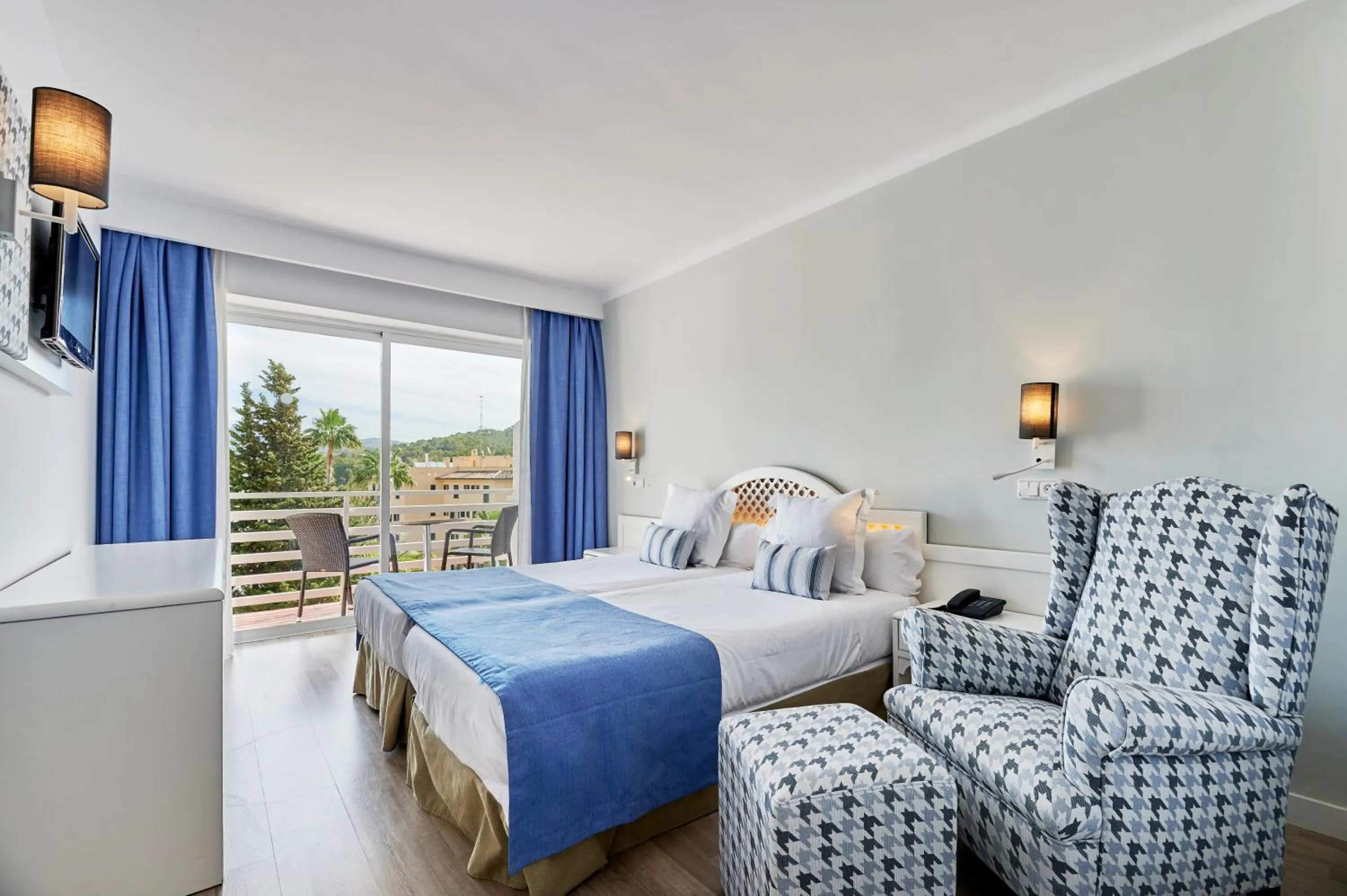 Bedroom, Bed in Oberoy - Adults Only