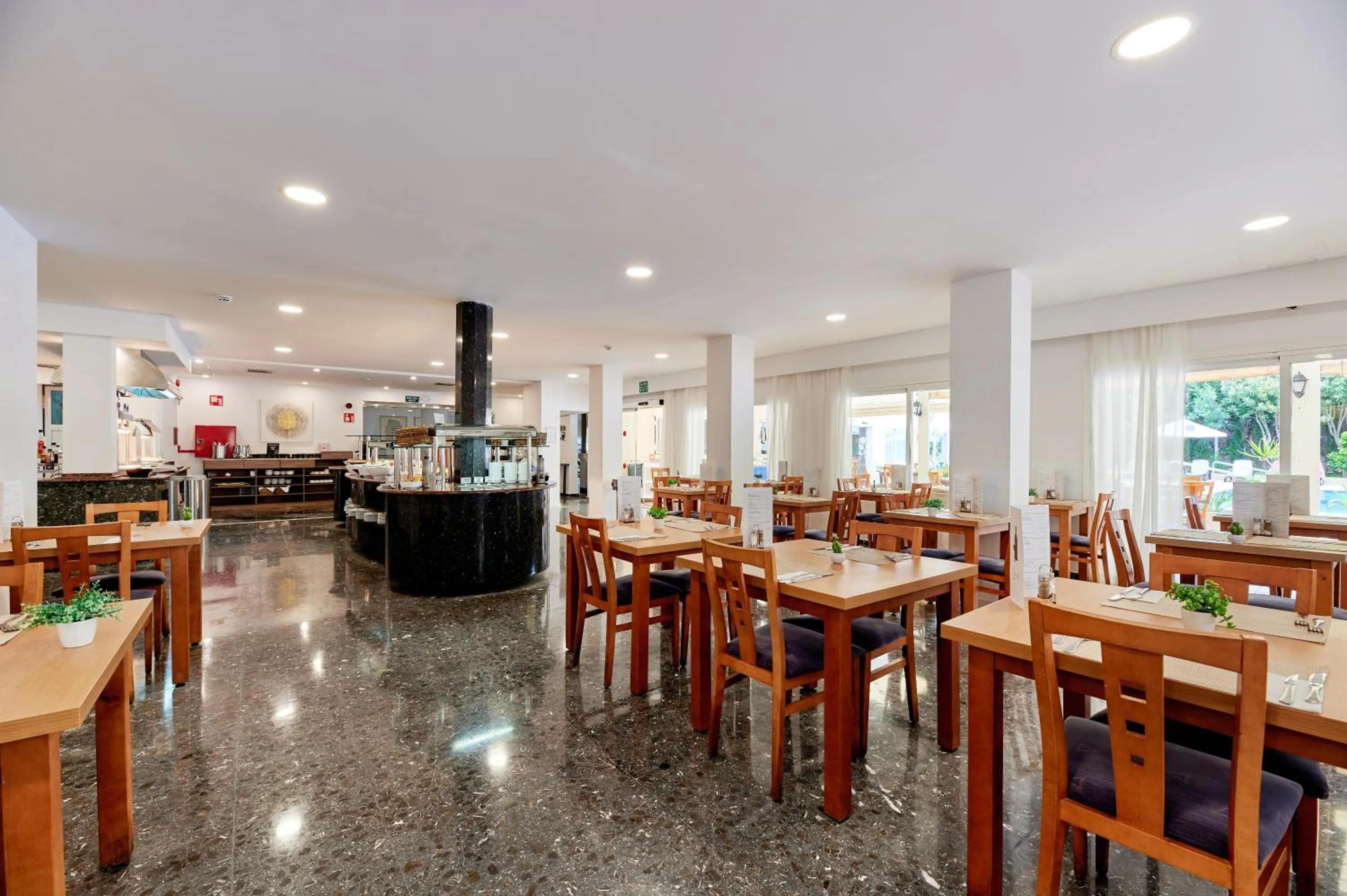 Restaurant/places to eat in Oberoy - Adults Only