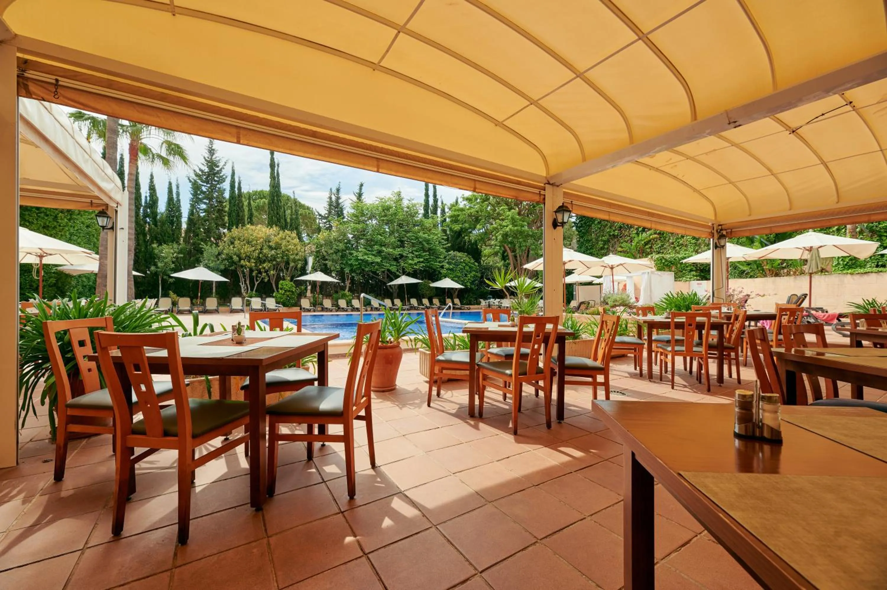 Patio in ROC Oberoy - Adults Only