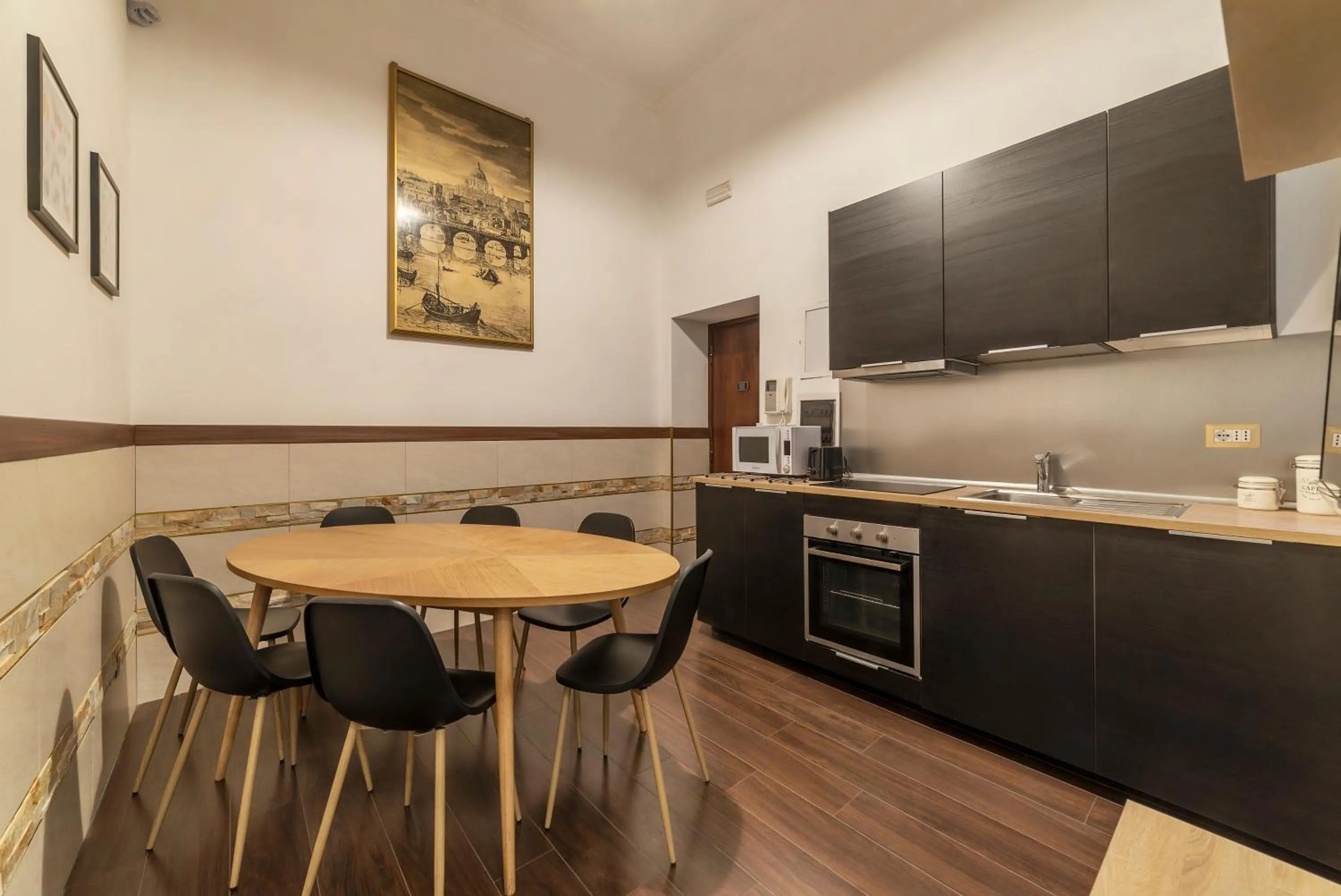 GuestHost - Roma Termini Big Apartment