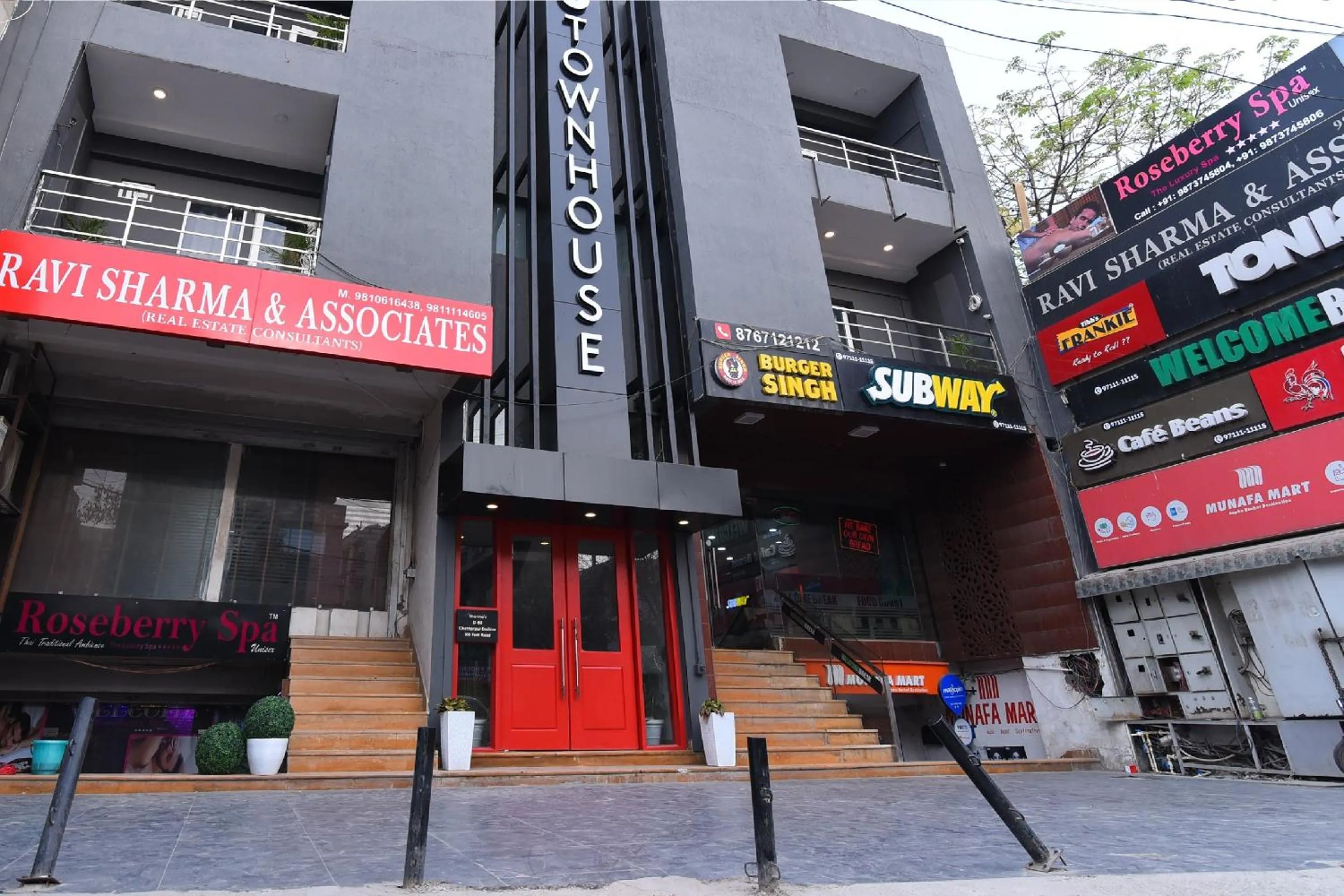 Facade/entrance in Townhouse Rudra Inn Near Chhatarpur Metro Station