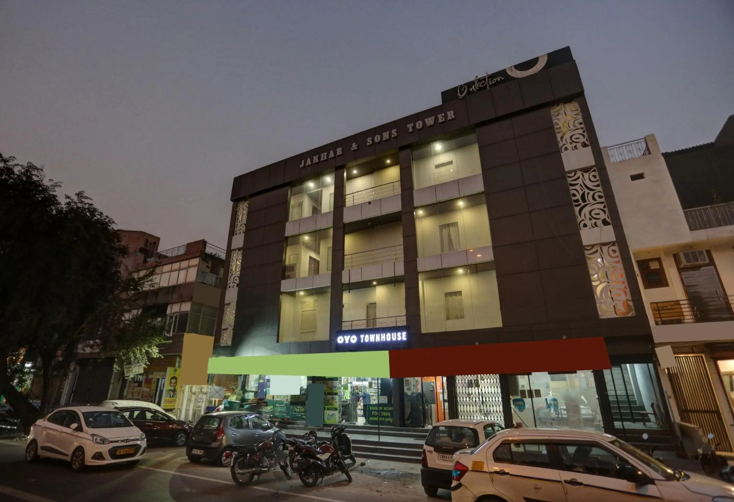 Facade/entrance in Townhouse Nangal Raya Pankha Road