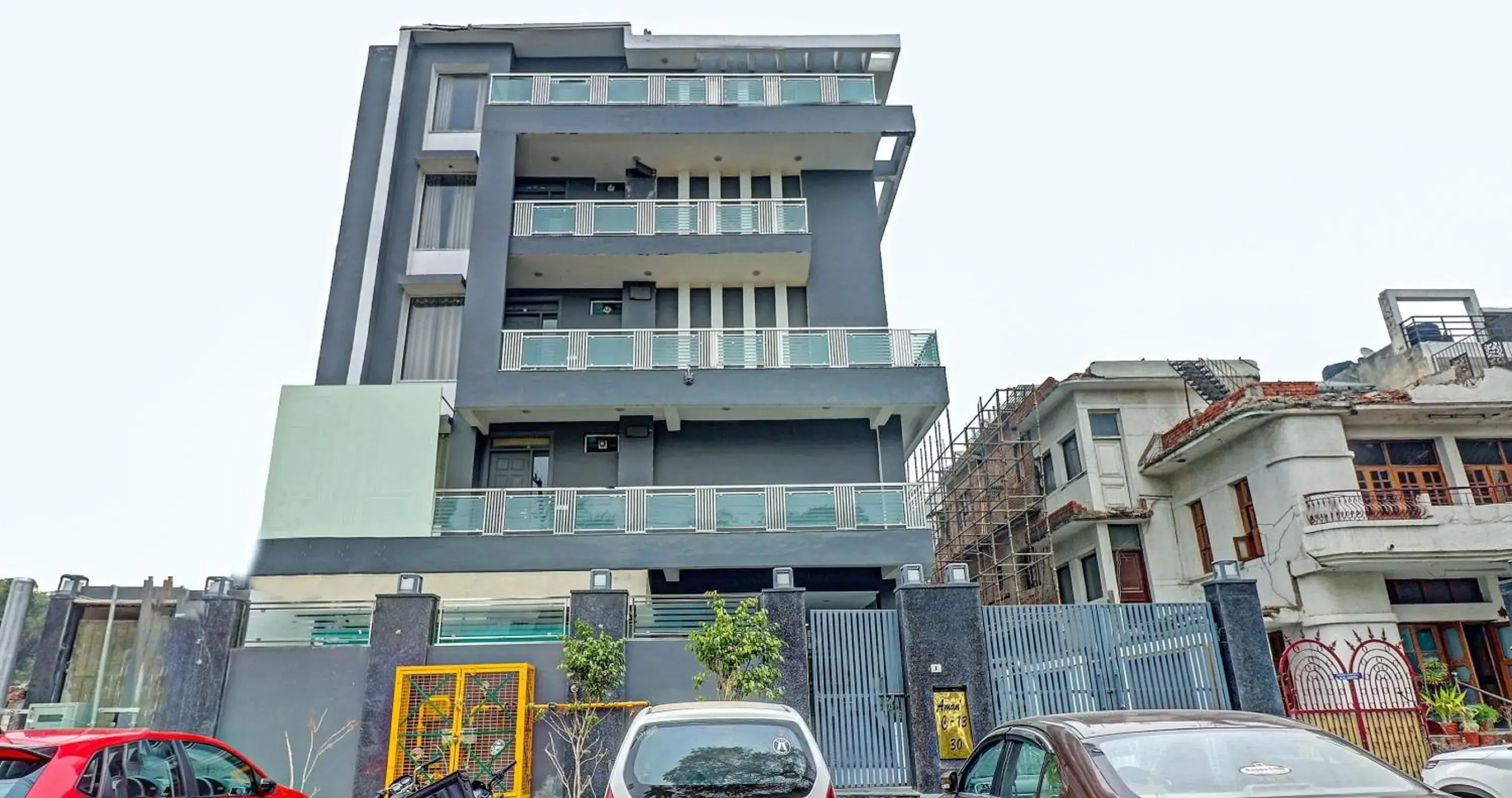 Facade/entrance in Super Townhouse Sector 30 Near Botanic Garden of Indian Republic Facade/entrance in Super Townhouse Sector 30 Near Botanic Garden of Indian Republic