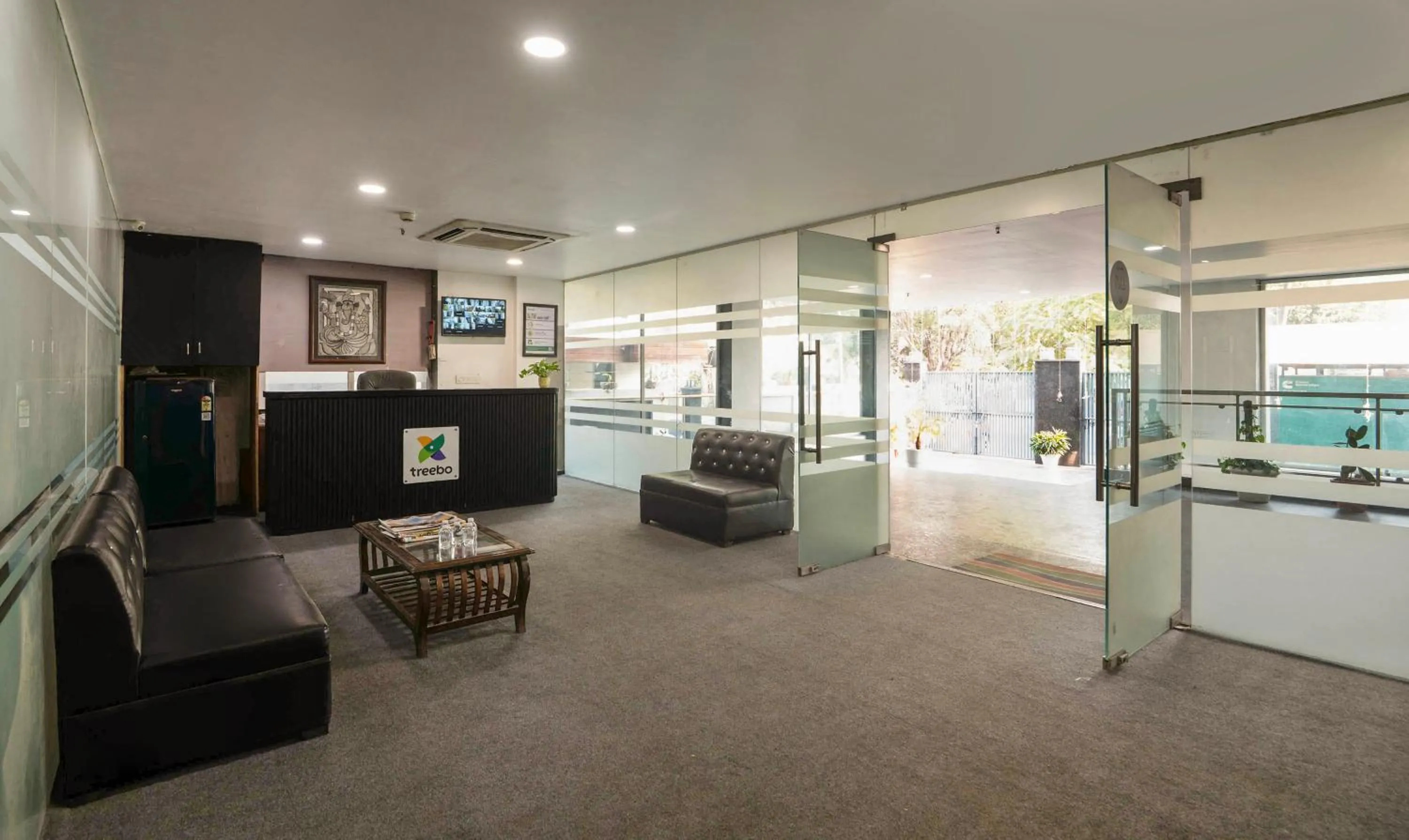 Lobby or reception in Treebo Novis Stayz