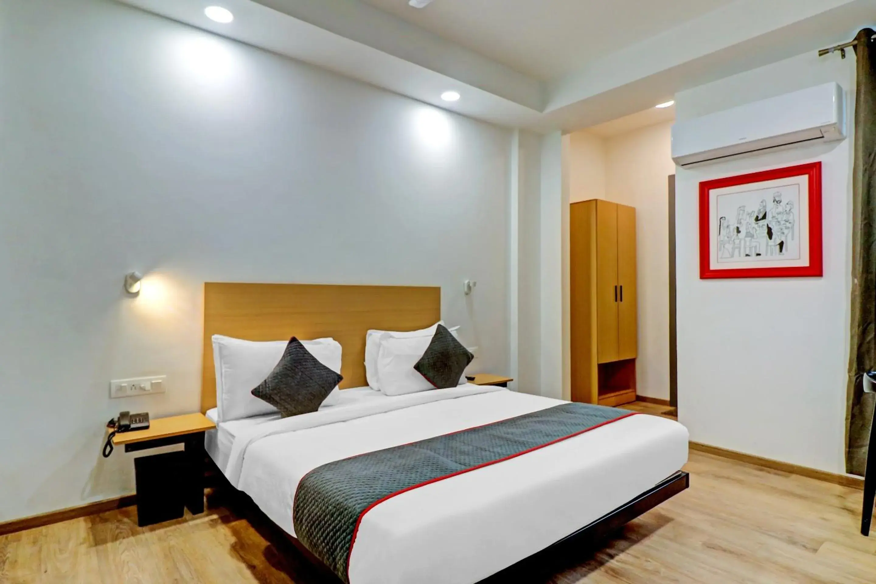 Bedroom, Bed in Super Townhouse Sector 30 Near Botanic Garden of Indian Republic Bedroom, Bed in Super Townhouse Sector 30 Near Botanic Garden of Indian Republic