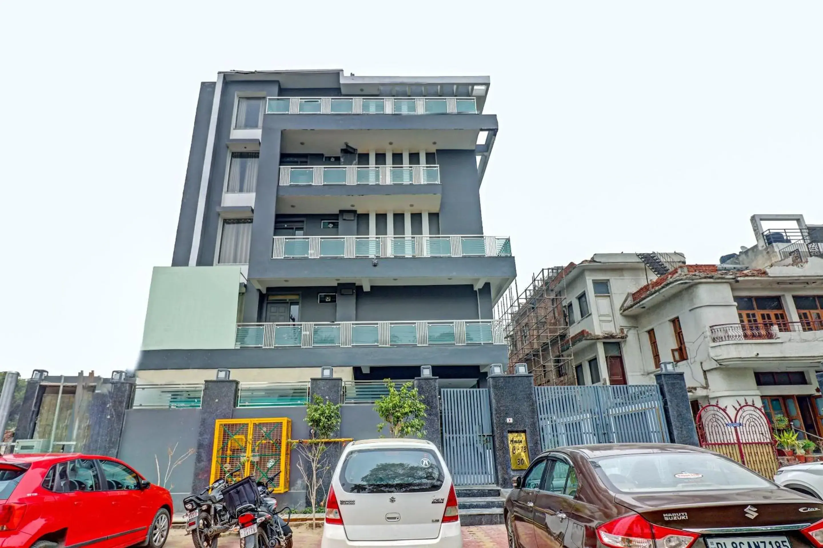 Facade/entrance in Super Townhouse Sector 30 Near Botanic Garden of Indian Republic Facade/entrance in Super Townhouse Sector 30 Near Botanic Garden of Indian Republic