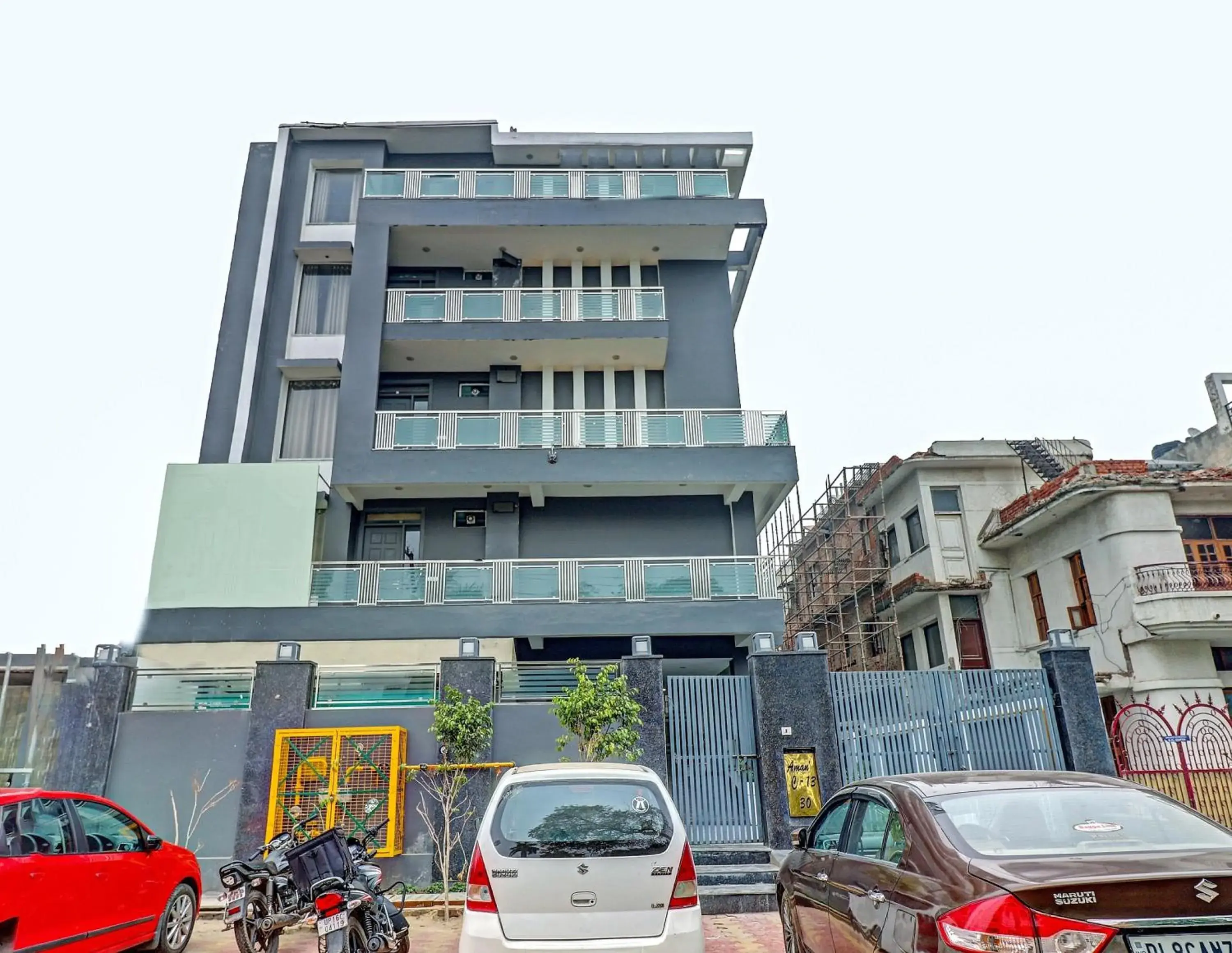 Facade/entrance in Super Townhouse Sector 30 Near Botanic Garden of Indian Republic Facade/entrance in Super Townhouse Sector 30 Near Botanic Garden of Indian Republic