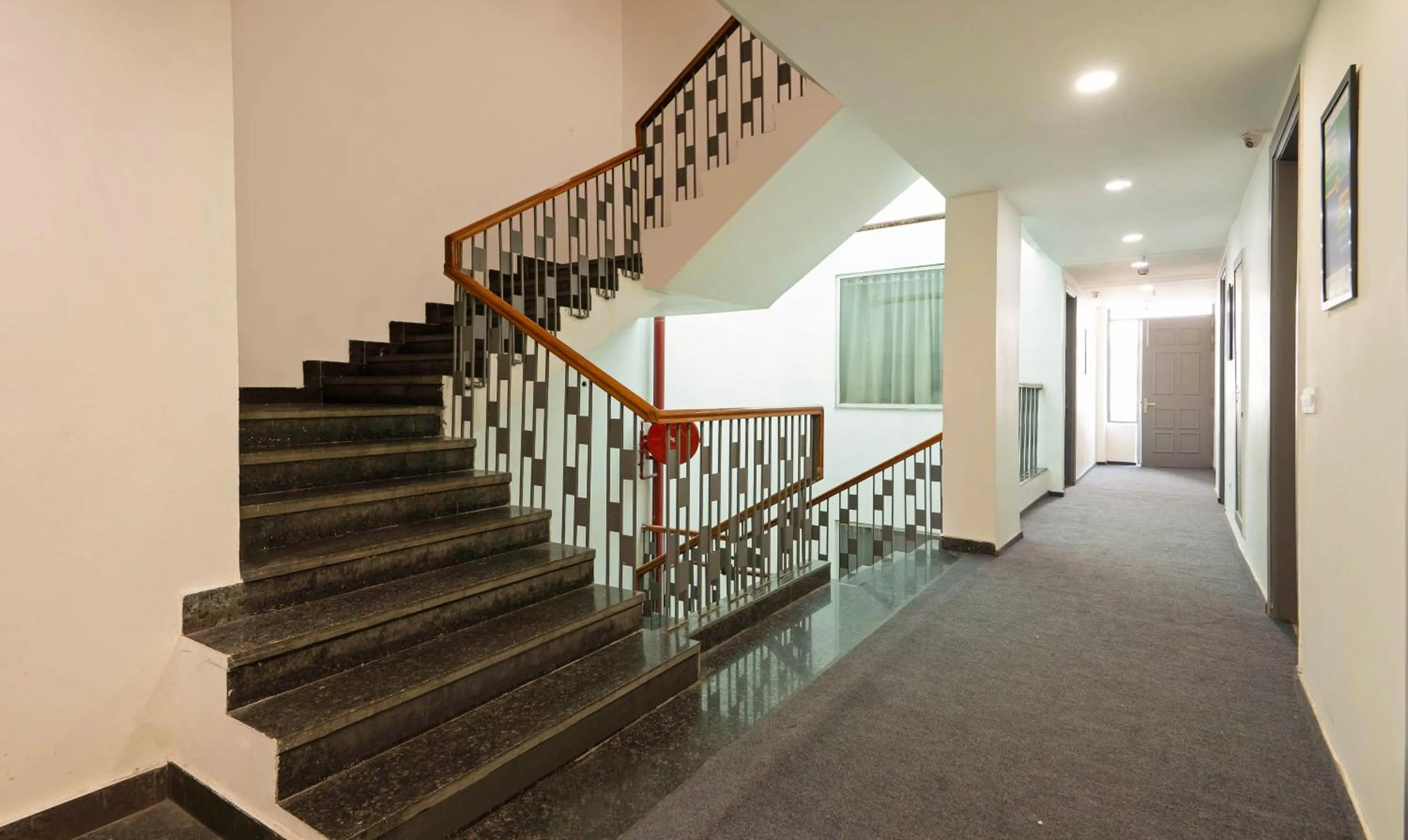 Lobby or reception in Treebo Novis Stayz