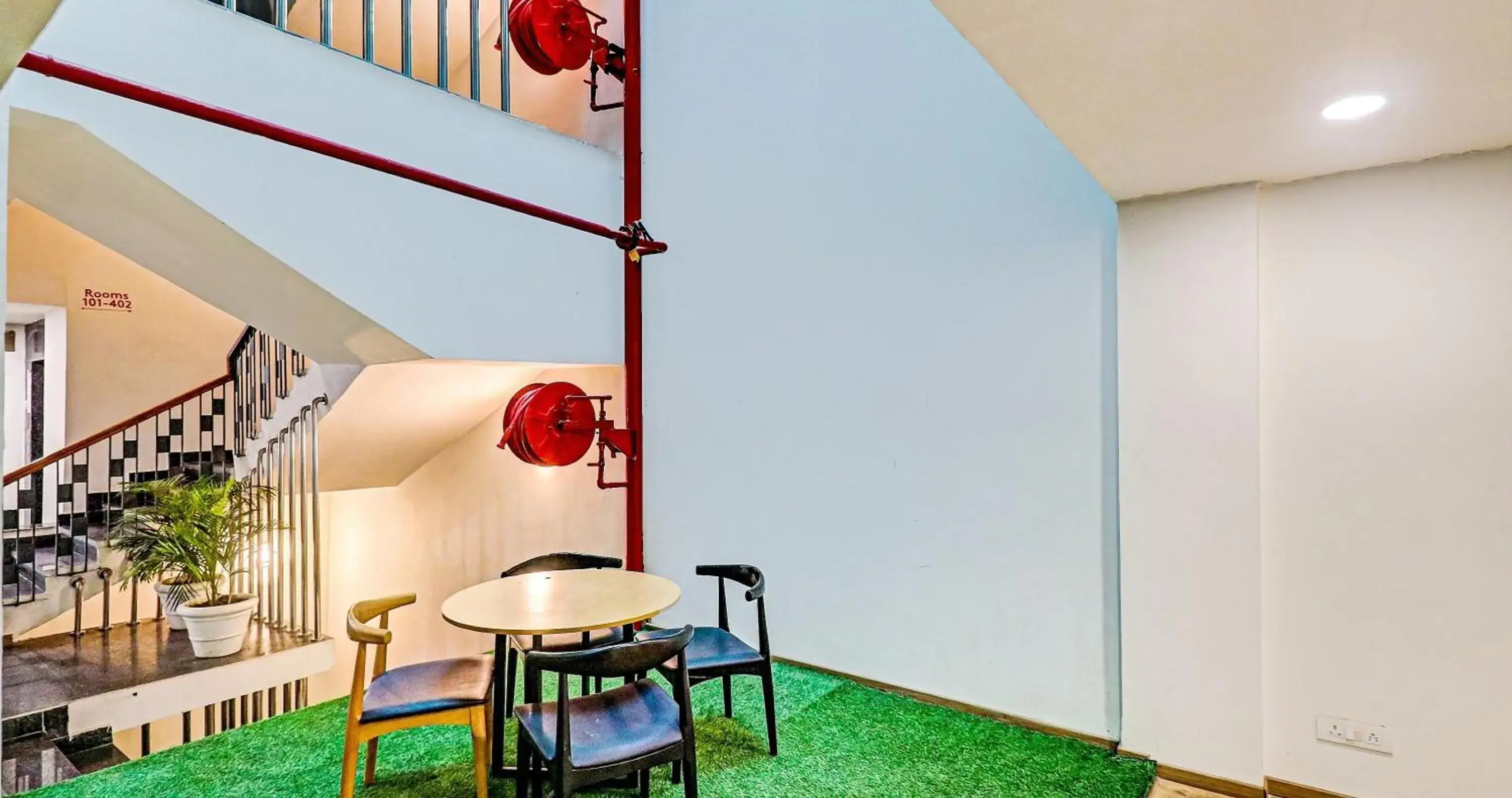 Restaurant/places to eat in Super Townhouse Sector 30 Near Botanic Garden of Indian Republic Restaurant/places to eat in Super Townhouse Sector 30 Near Botanic Garden of Indian Republic