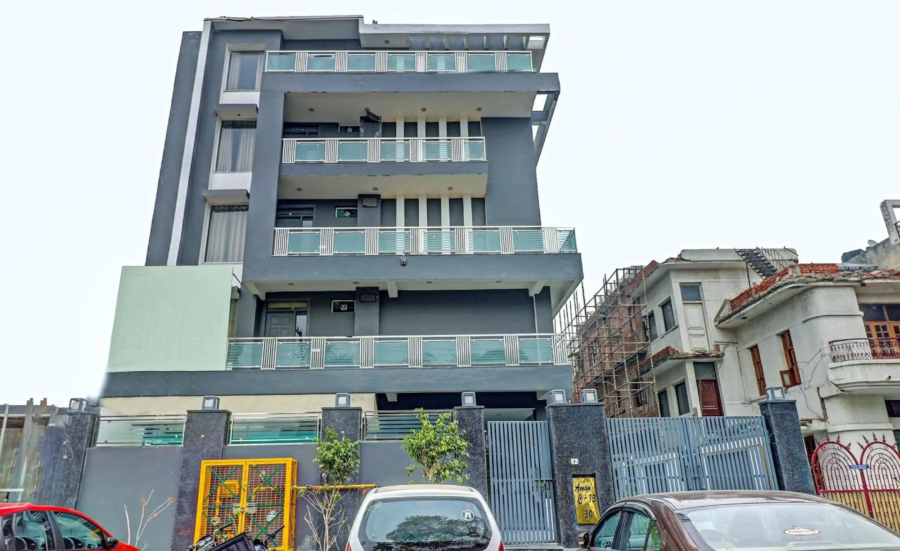 Facade/entrance in Super Townhouse Sector 30 Near Botanic Garden of Indian Republic