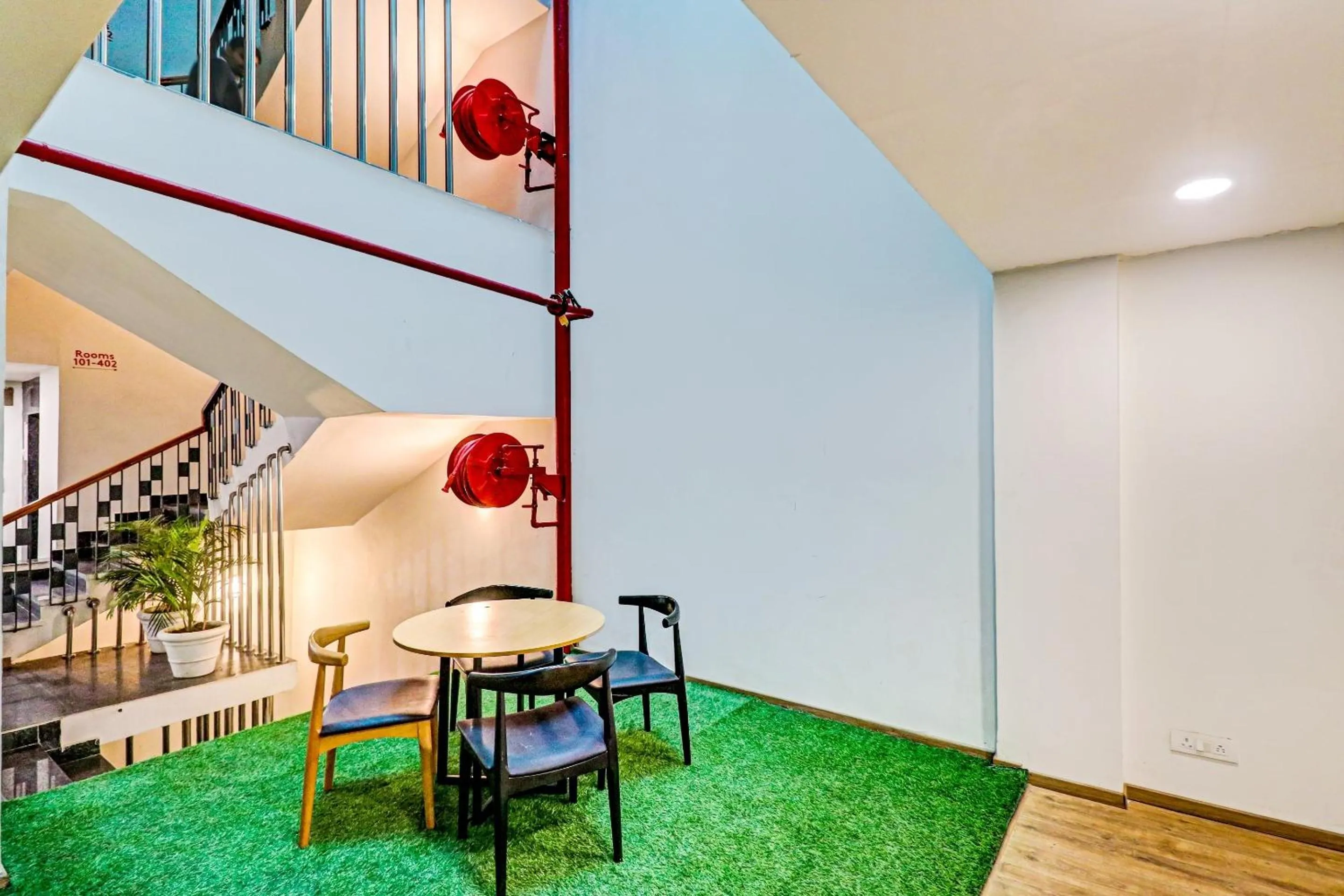 Other in Super Townhouse Sector 30 Near Botanic Garden of Indian Republic