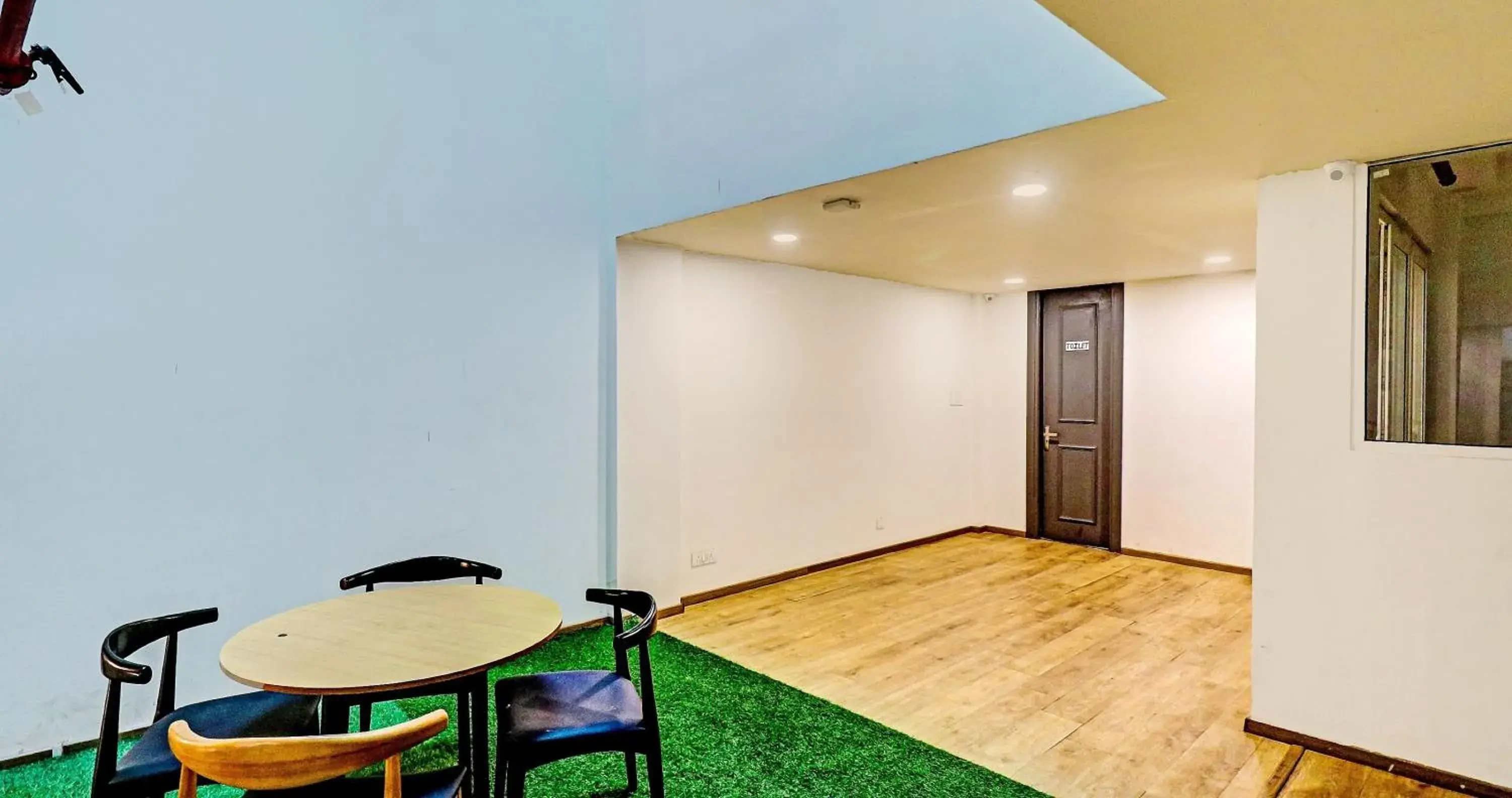 Restaurant/places to eat in Super Townhouse Sector 30 Near Botanic Garden of Indian Republic Restaurant/places to eat in Super Townhouse Sector 30 Near Botanic Garden of Indian Republic