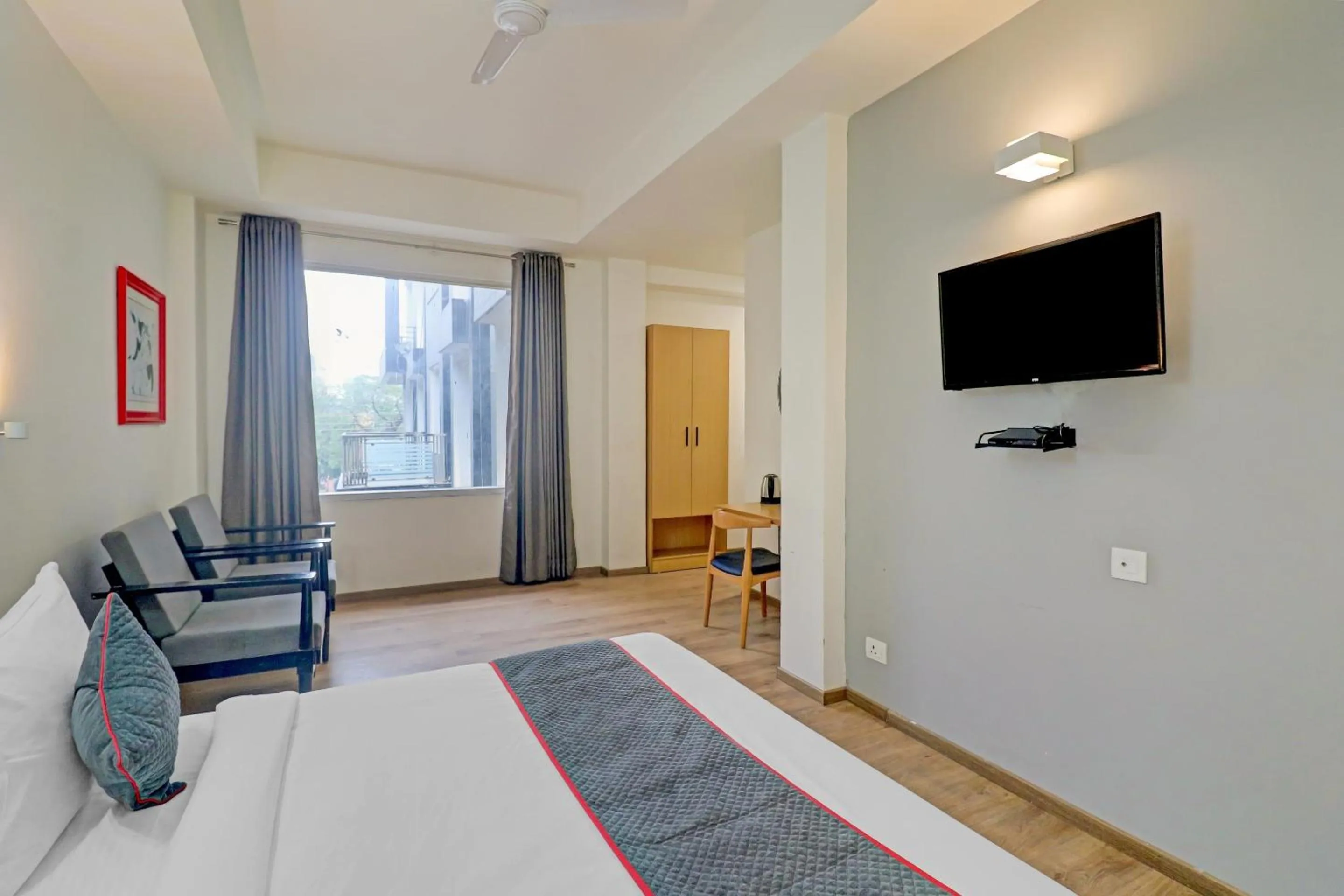 Bedroom, Bed in Super Townhouse Sector 30 Near Botanic Garden of Indian Republic