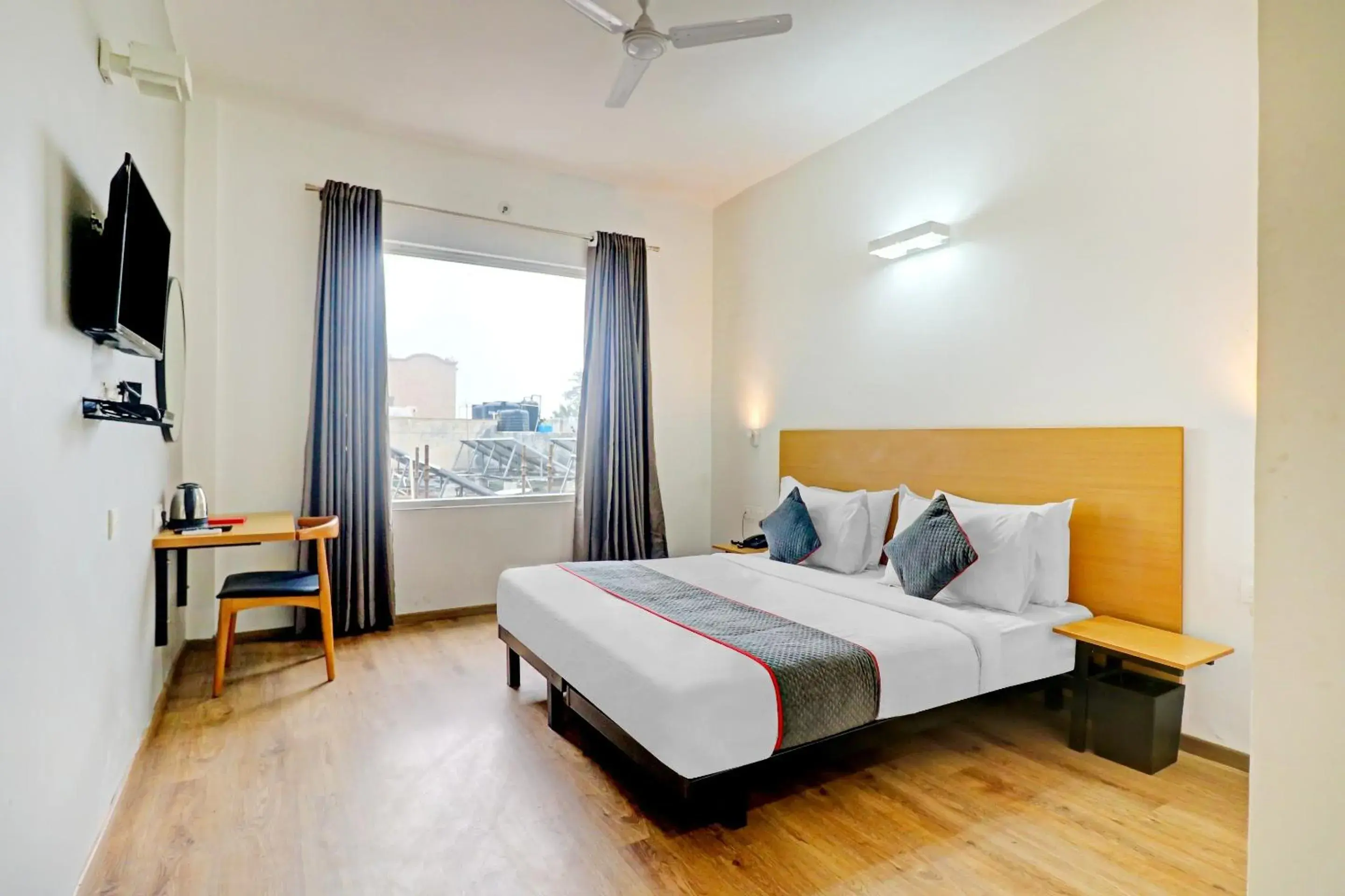 Bedroom, Bed in Super Townhouse Sector 30 Near Botanic Garden of Indian Republic Bedroom, Bed in Super Townhouse Sector 30 Near Botanic Garden of Indian Republic