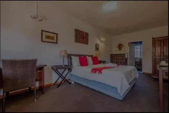 Bedroom, Bed in Aero Airport Lodge