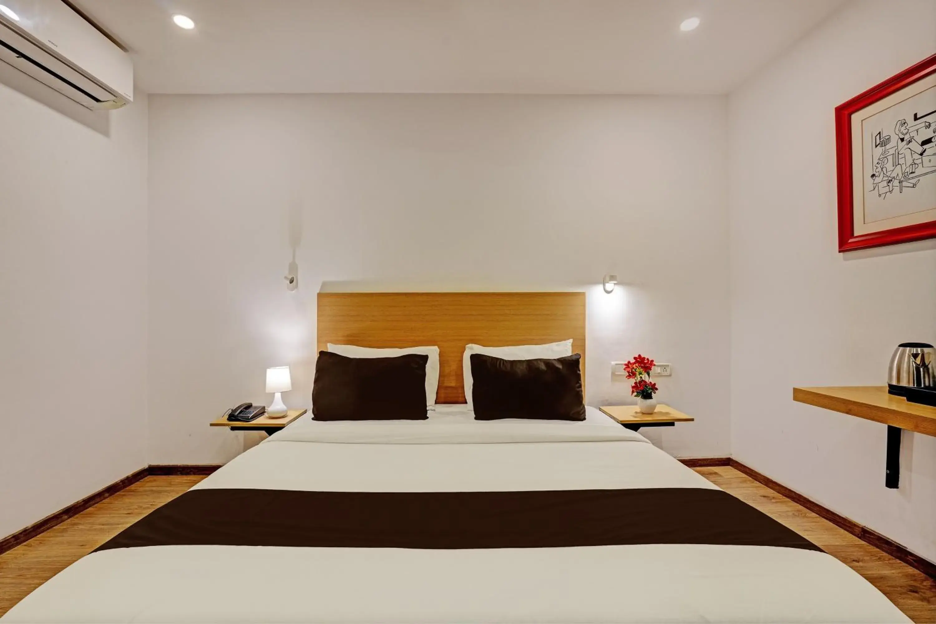 Bedroom, Bed in Super Townhouse Ramamurthy Nagar Formerly Navya International Bedroom, Bed in Super Townhouse Ramamurthy Nagar Formerly Navya International