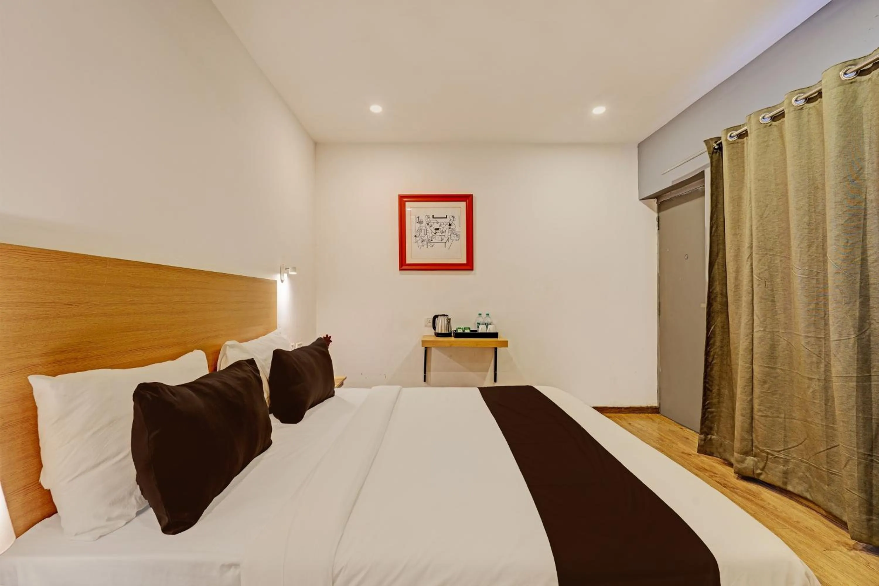 Bedroom, Bed in Super Townhouse Ramamurthy Nagar Formerly Navya International