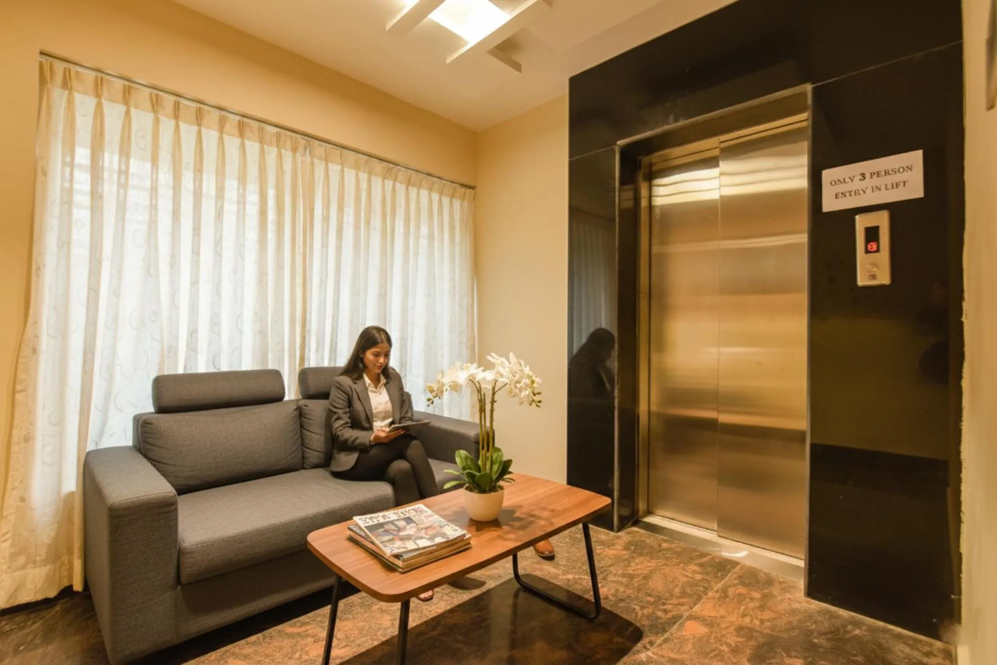 Lobby or reception in FabHotel Middleton Desire - Nr Niladri Vihar Square