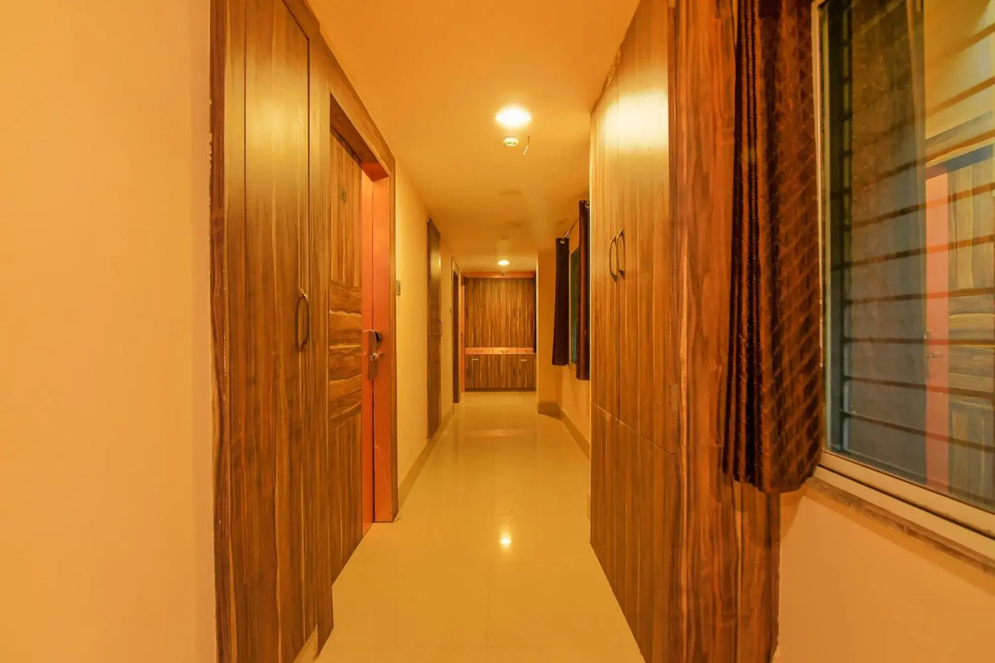 Lobby or reception in FabHotel Middleton Desire - Nr Niladri Vihar Square Lobby or reception in FabHotel Middleton Desire - Nr Niladri Vihar Square