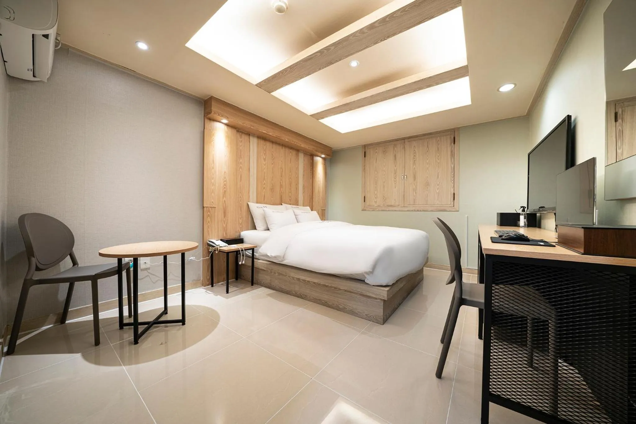 Seating area in Suwon Sunstar Hotel