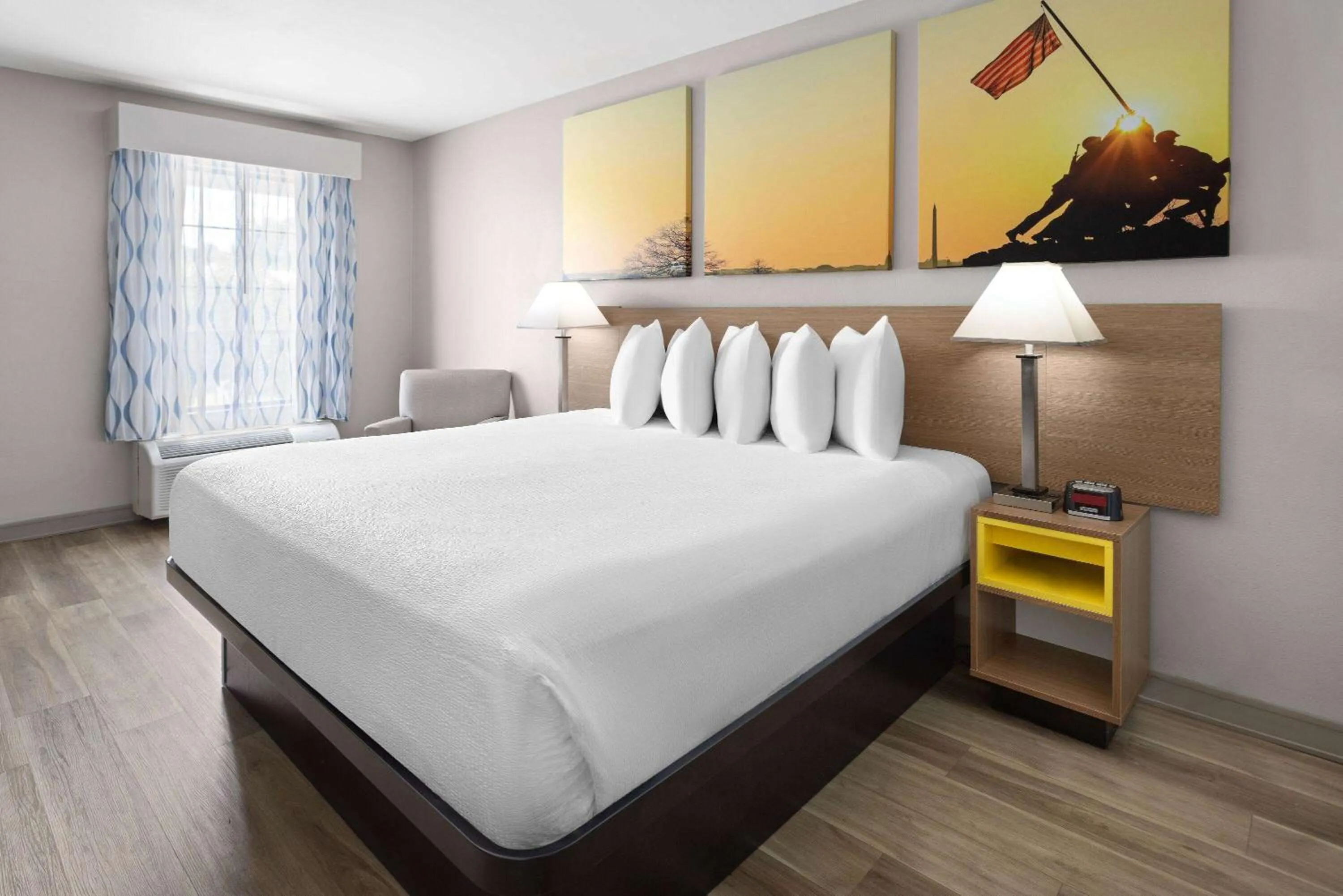 Photo of the whole room, Bed in Days Inn by Wyndham Americus