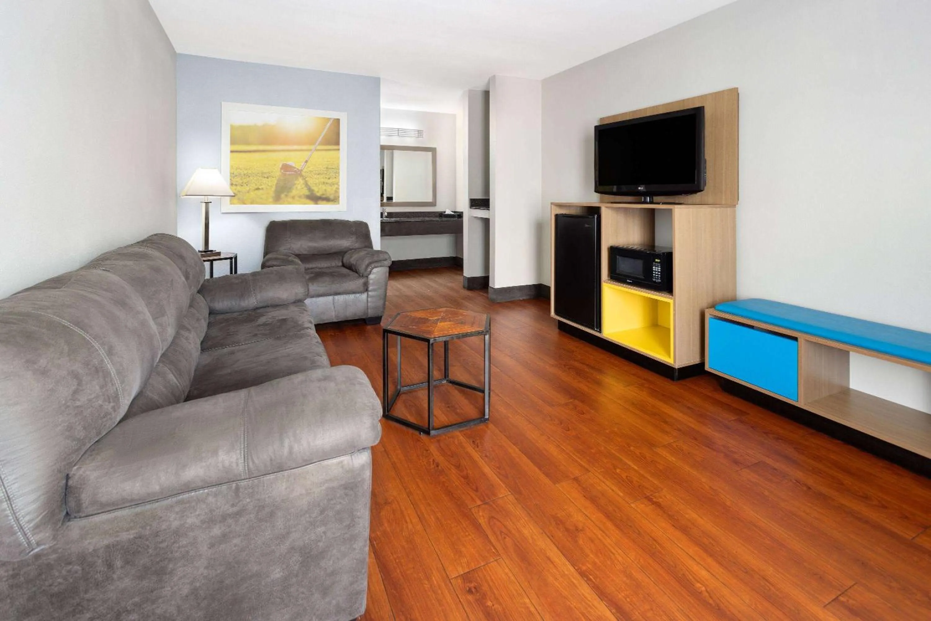 Photo of the whole room in Days Inn by Wyndham Americus