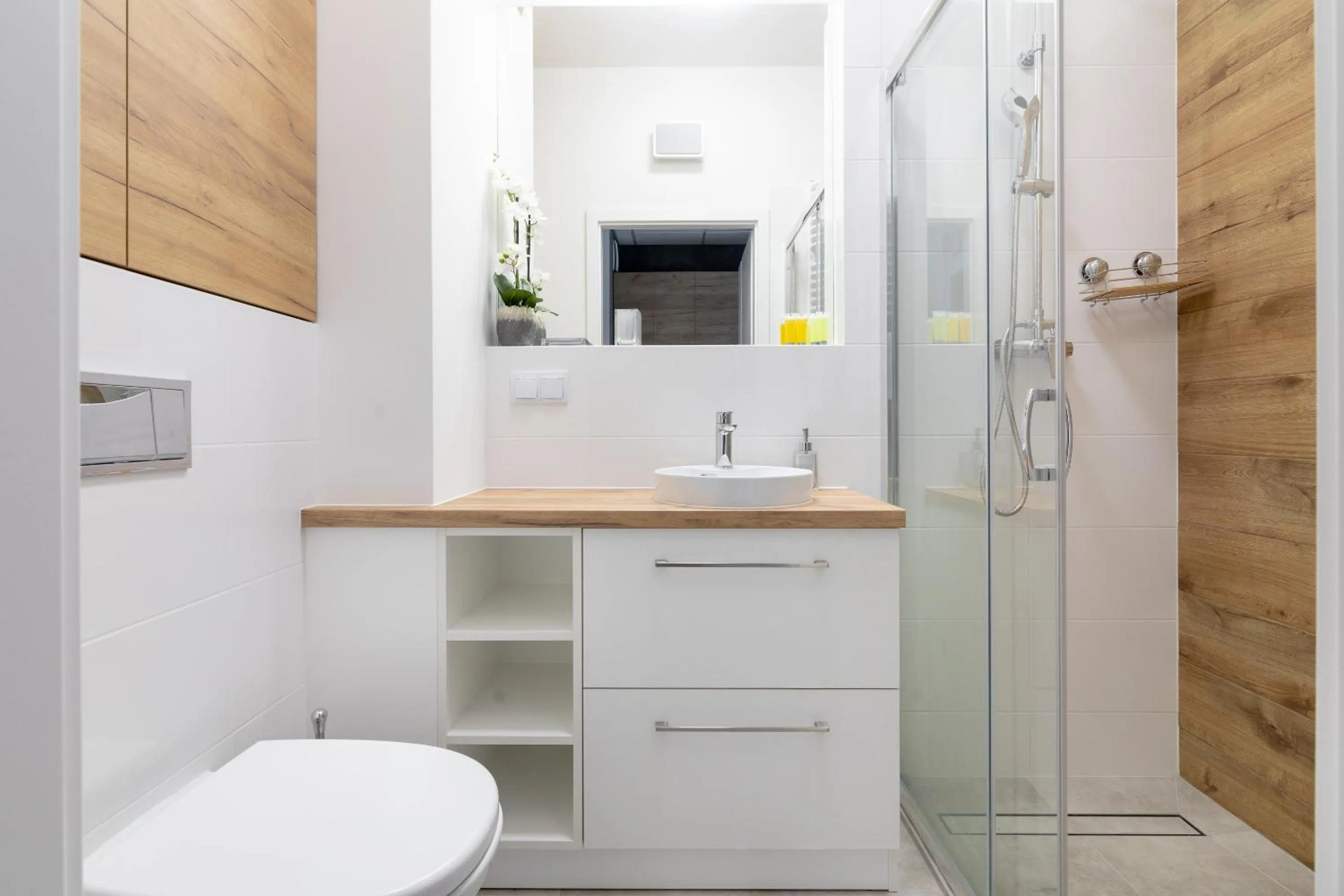 Wola Chic Silver Studio by BookingHost