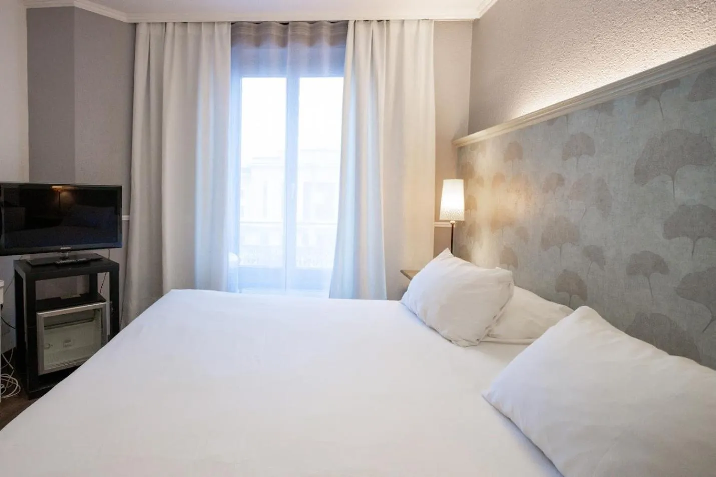 Bedroom, Bed in Hotel Les Arcades