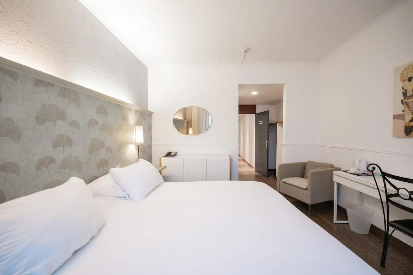 Photo of the whole room, Bed in Hotel Les Arcades