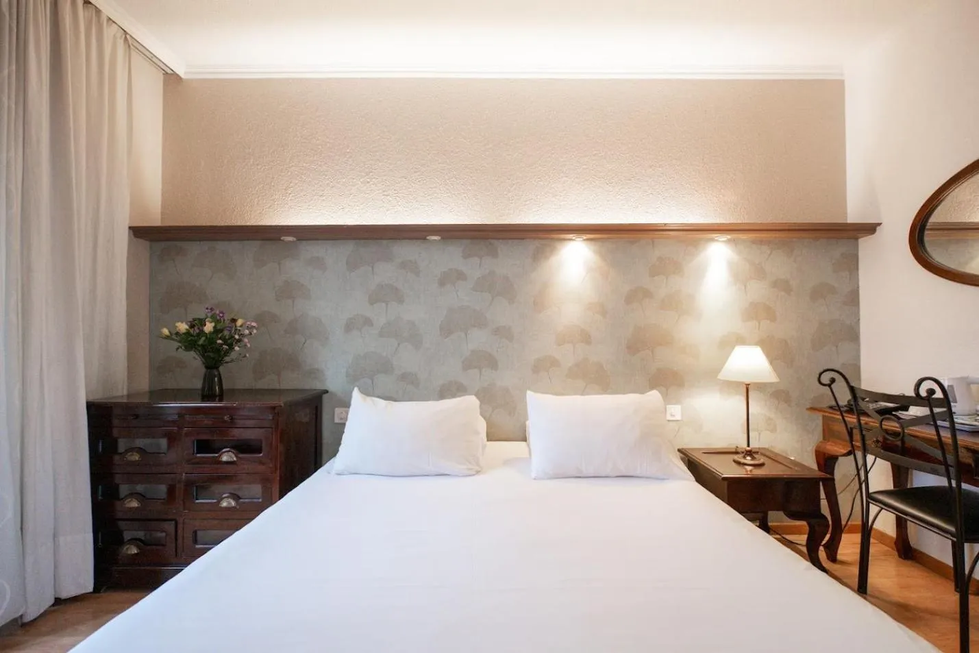 Bedroom, Bed in Hotel Les Arcades