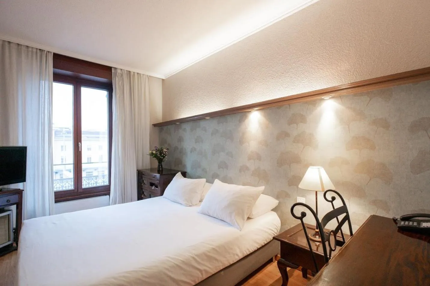 Bedroom, Bed in Hotel Les Arcades