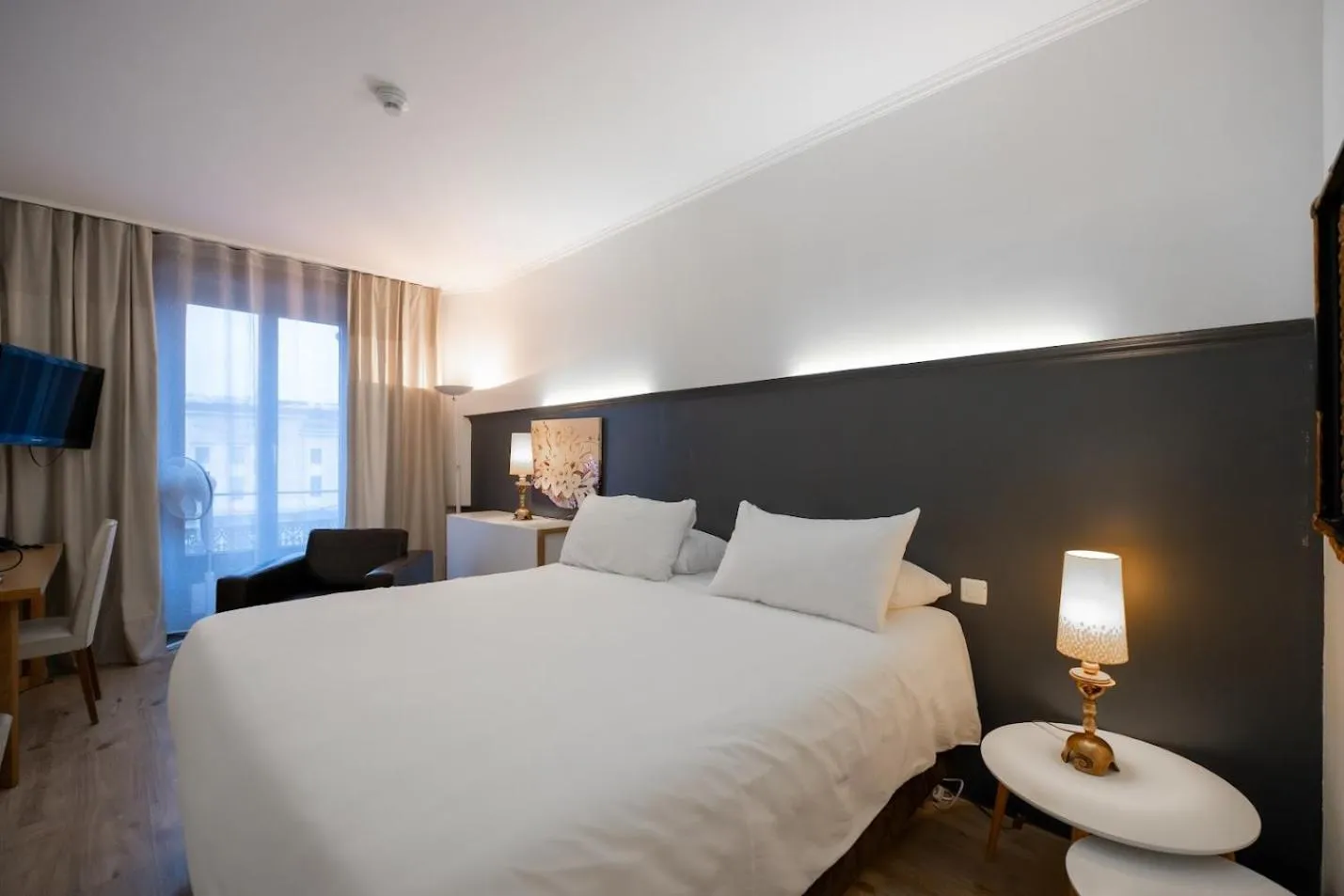 Photo of the whole room, Bed in Hotel Les Arcades