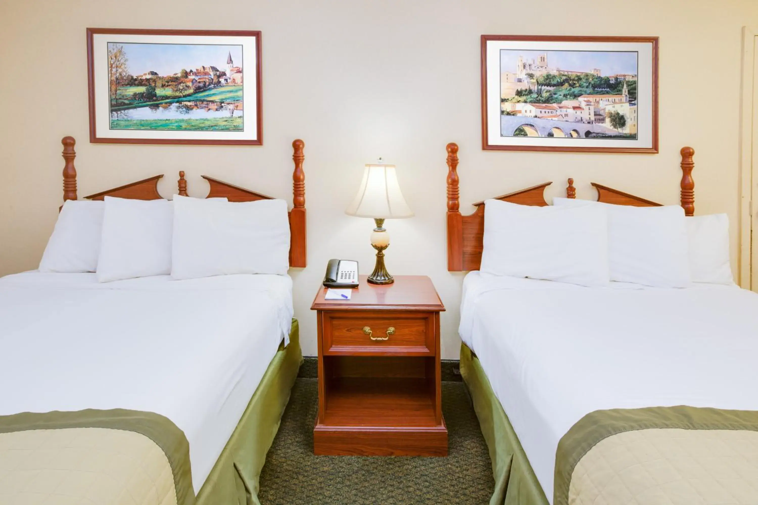 Photo of the whole room, Bed in Baymont by Wyndham Ozark Photo of the whole room, Bed in Baymont by Wyndham Ozark